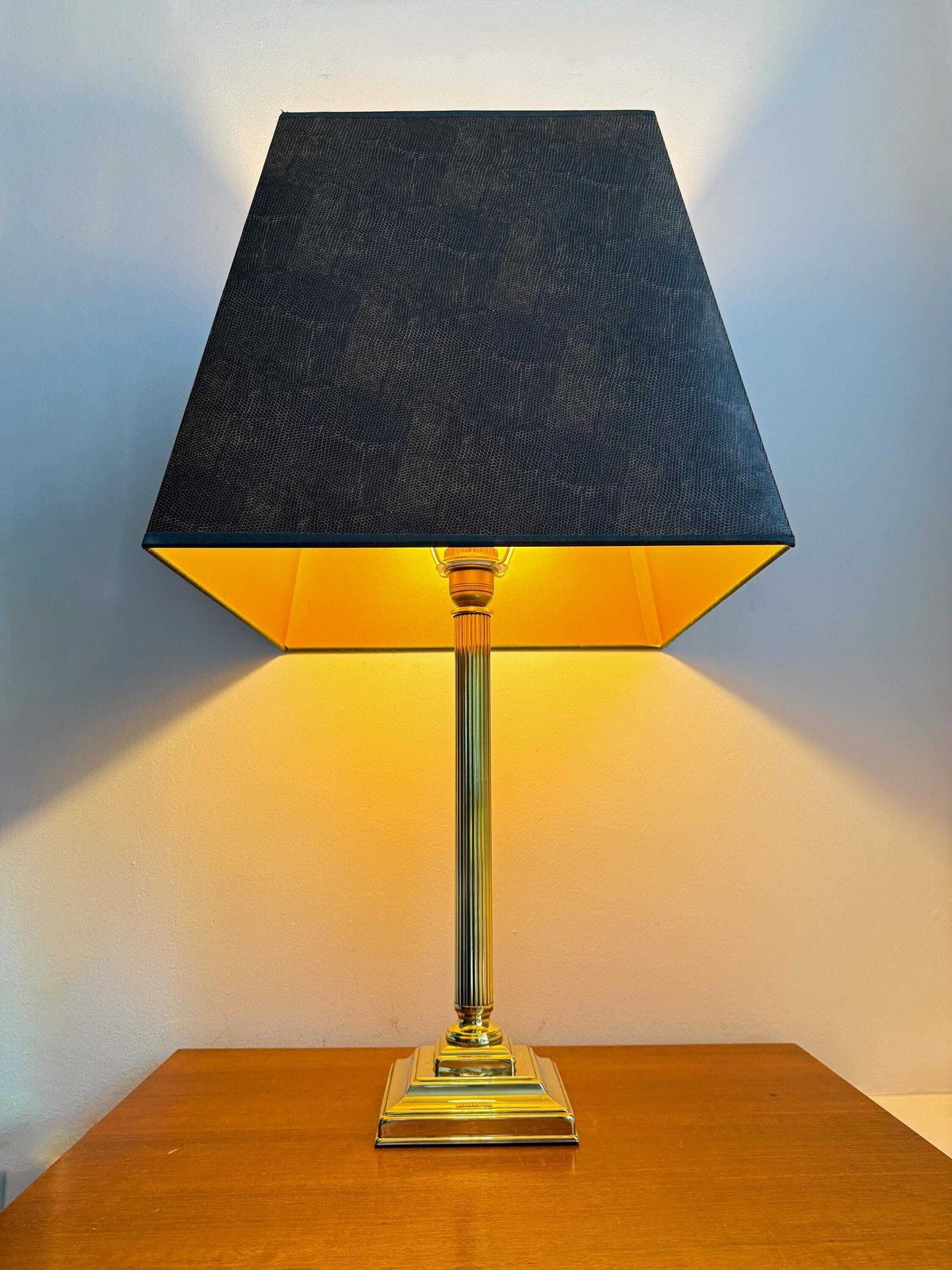 Vintage Messing Tafellamp XXL (74 cm / 29,13") | Hollywood Regency | Corinthian | jaren 60/70 | Herda Amsterdam photo for sale
