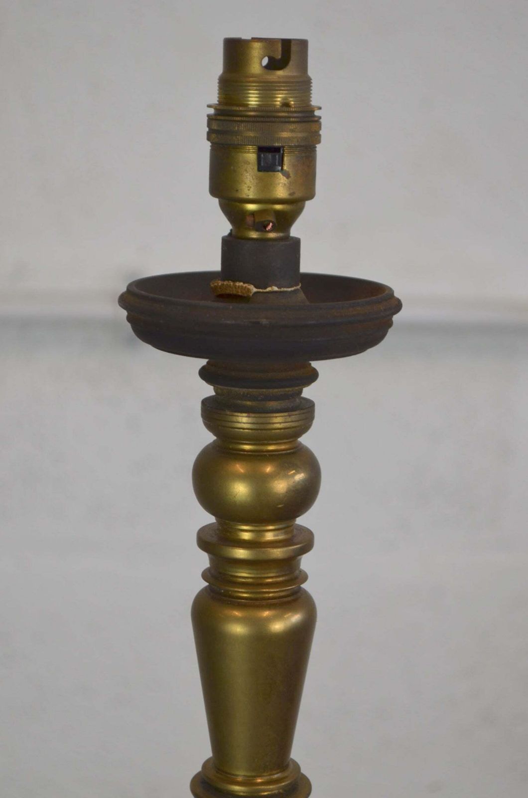 An Edwardian Brass & Iron Telescopic Standard Lamp photo 190.0