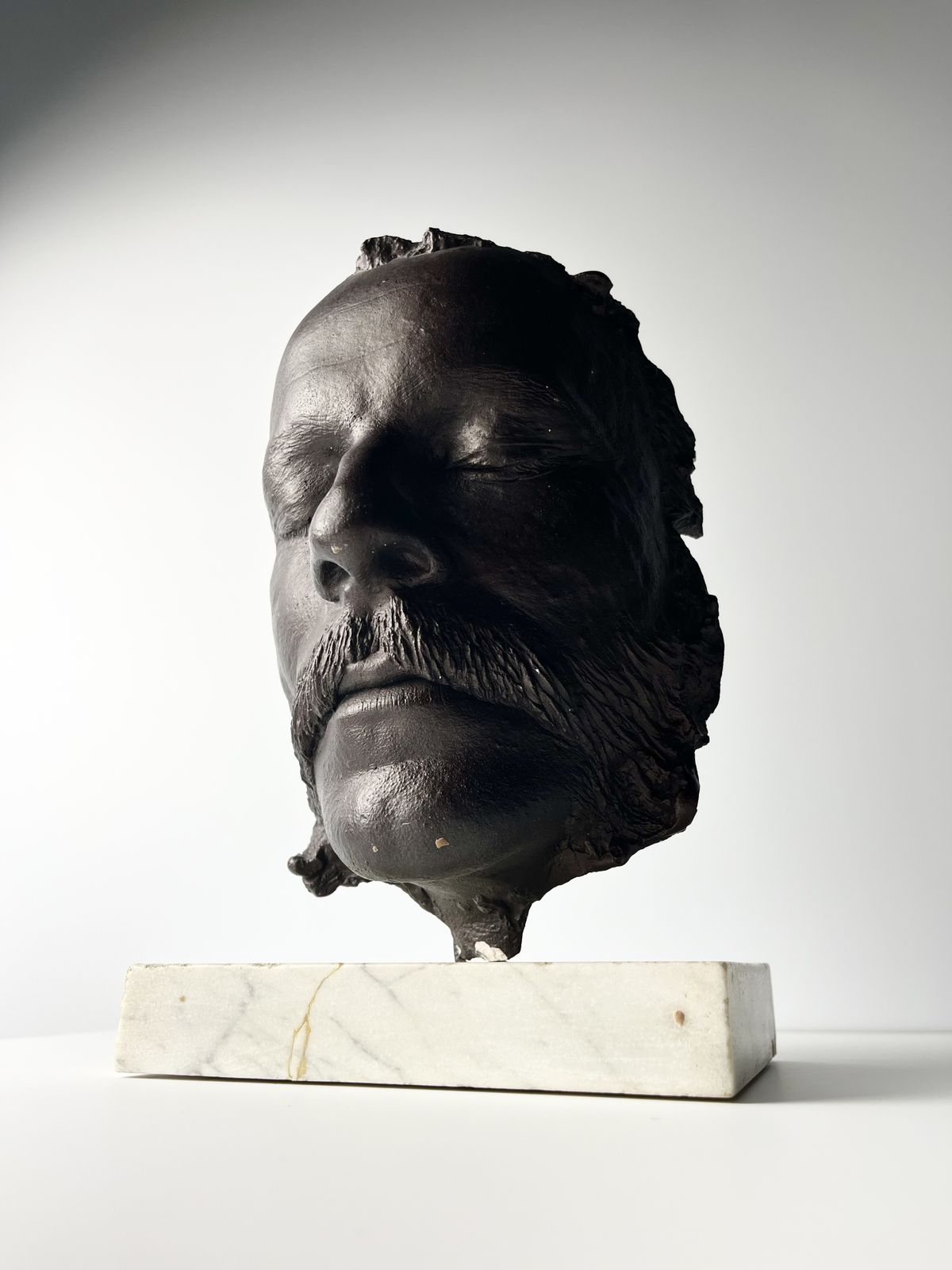 Enigmatic Death Mask Sculpture On Marble Base, Age And Origin Unknown photo vinterior