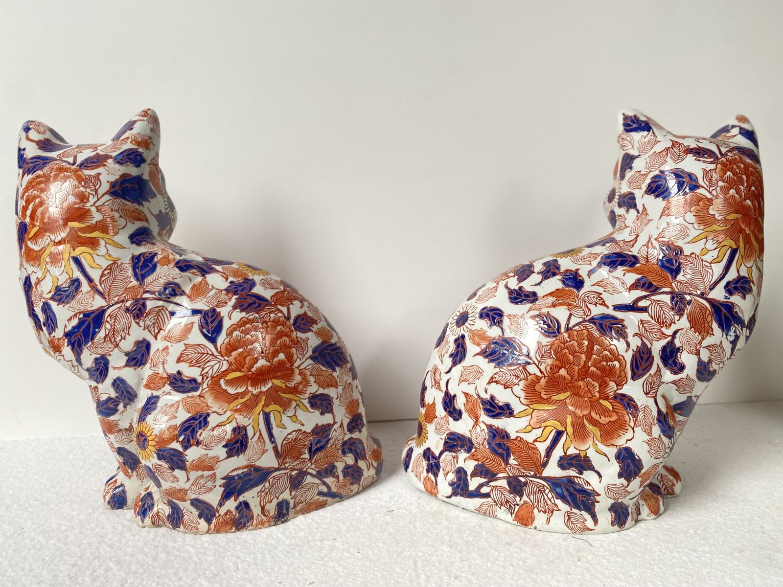 Antique Japanese Imari Pair Of Cats, 19th Century Meiji Period Rare photo for sale