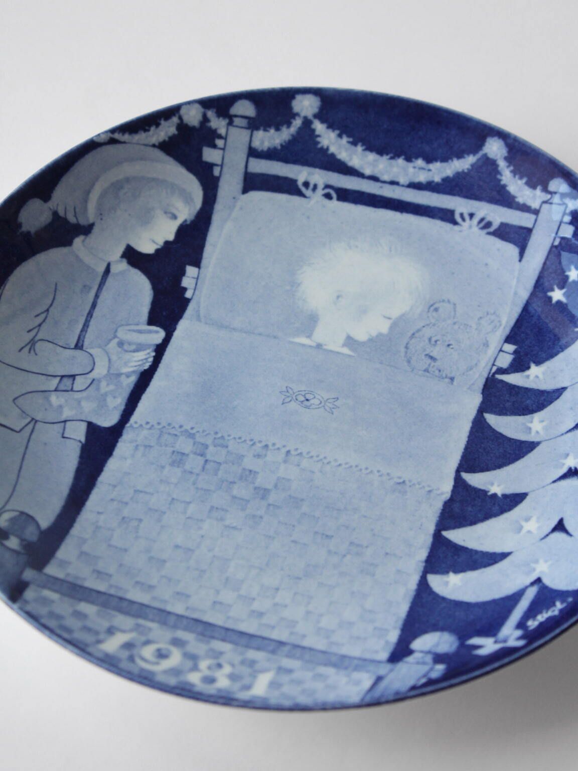 Stig Lindberg "Jultallrik" Christmas Porcelain Plate For Gustavsberg, 1981s, Sweden photo Home Decor