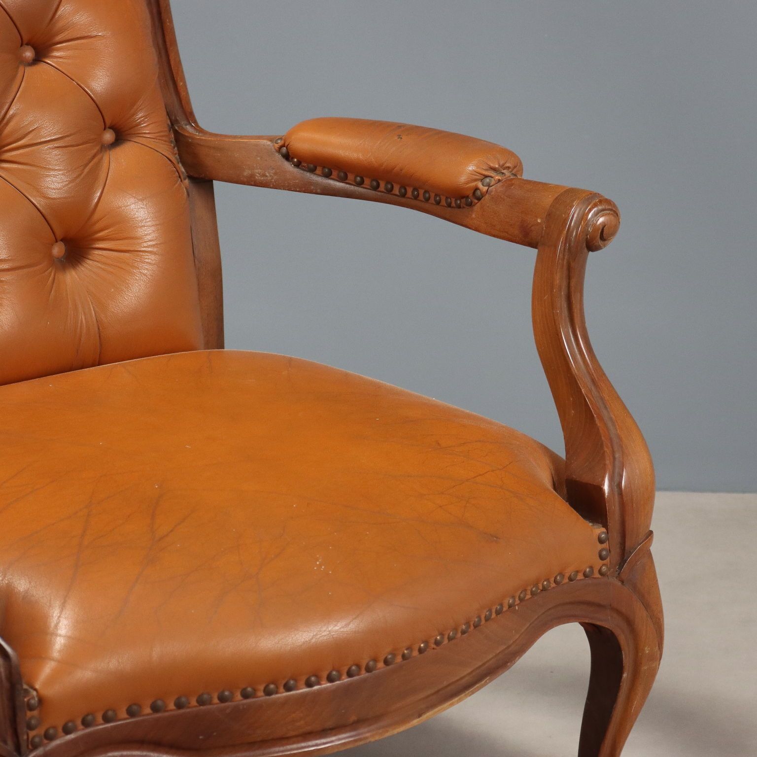 Antique Armchairs Walnut Leather Italy XX Century photo 520.0