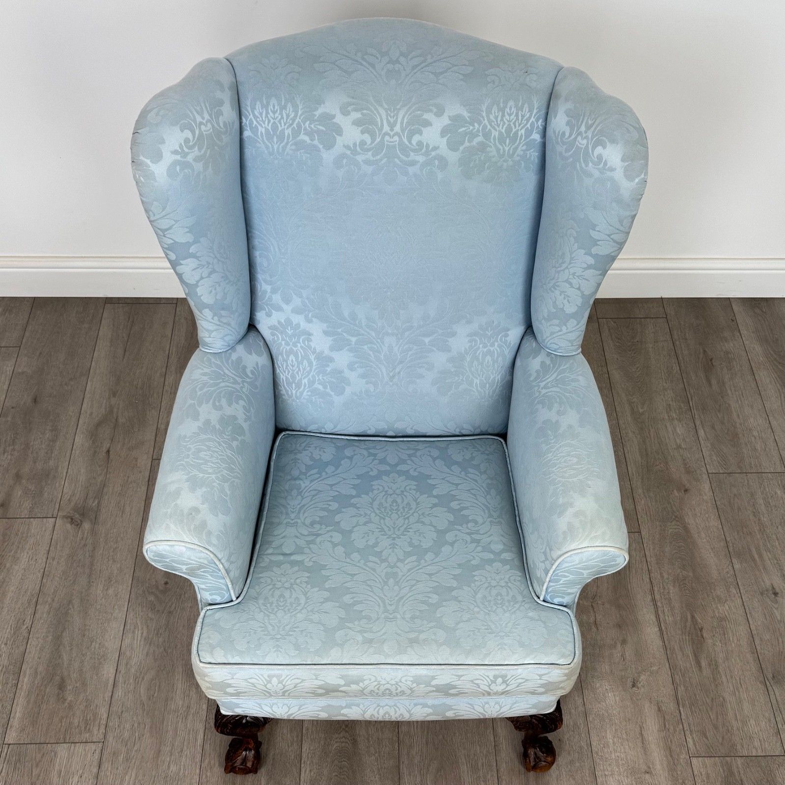 585.0 Antique 20th Century Wingback Armchair In Oak photo