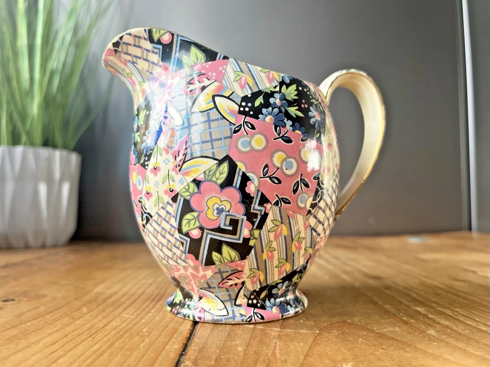 photo furniture Rare Art Deco 30's Royal Winton Patchwork Quilt Floral Chintz Milk Creamer Jug