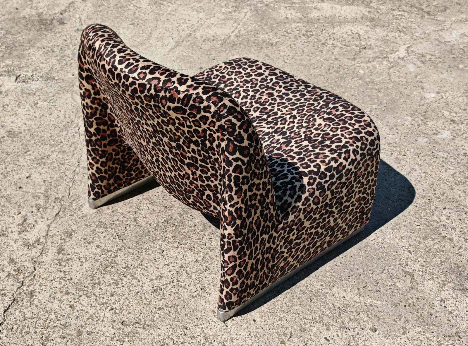 Iconic Alky Chair Designed By Giancarlo Piretti For Artifort In Leopard Print photo buy