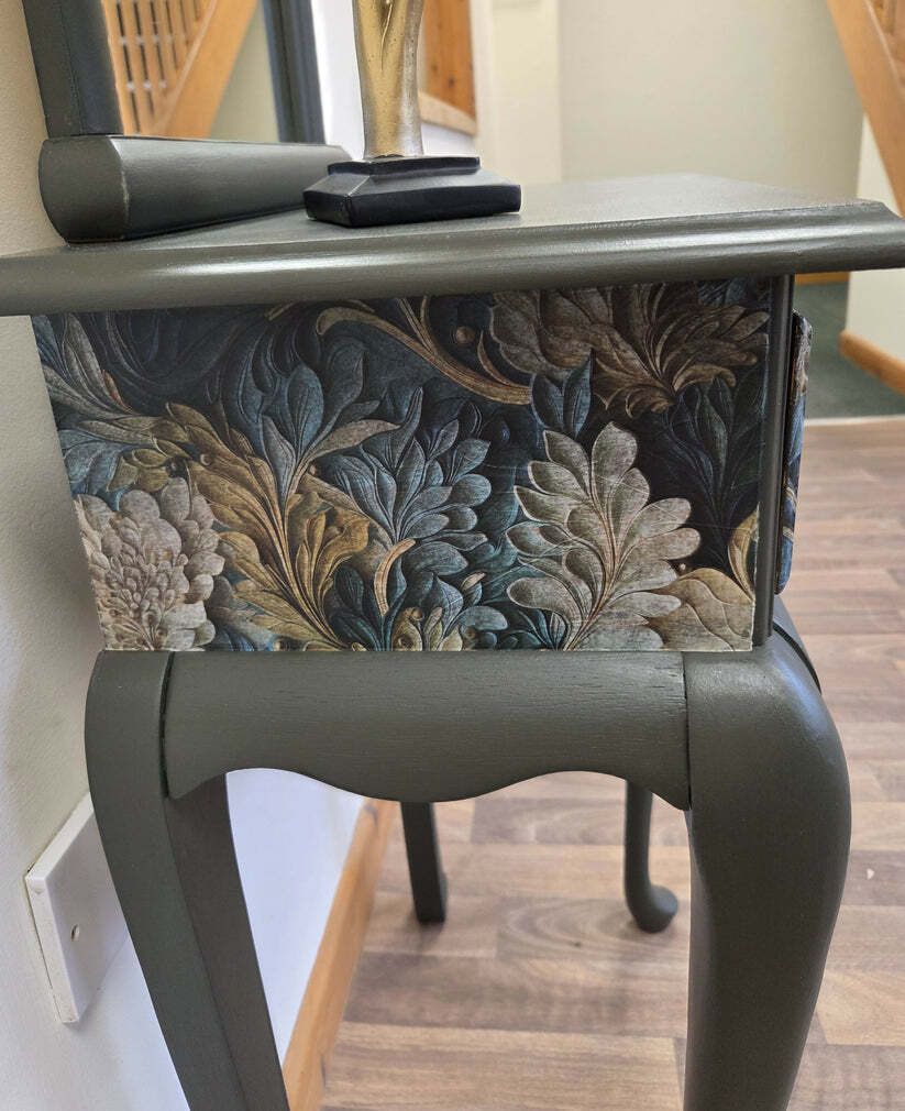Queen Anne Legged Mirrored Hall Table photo for sale
