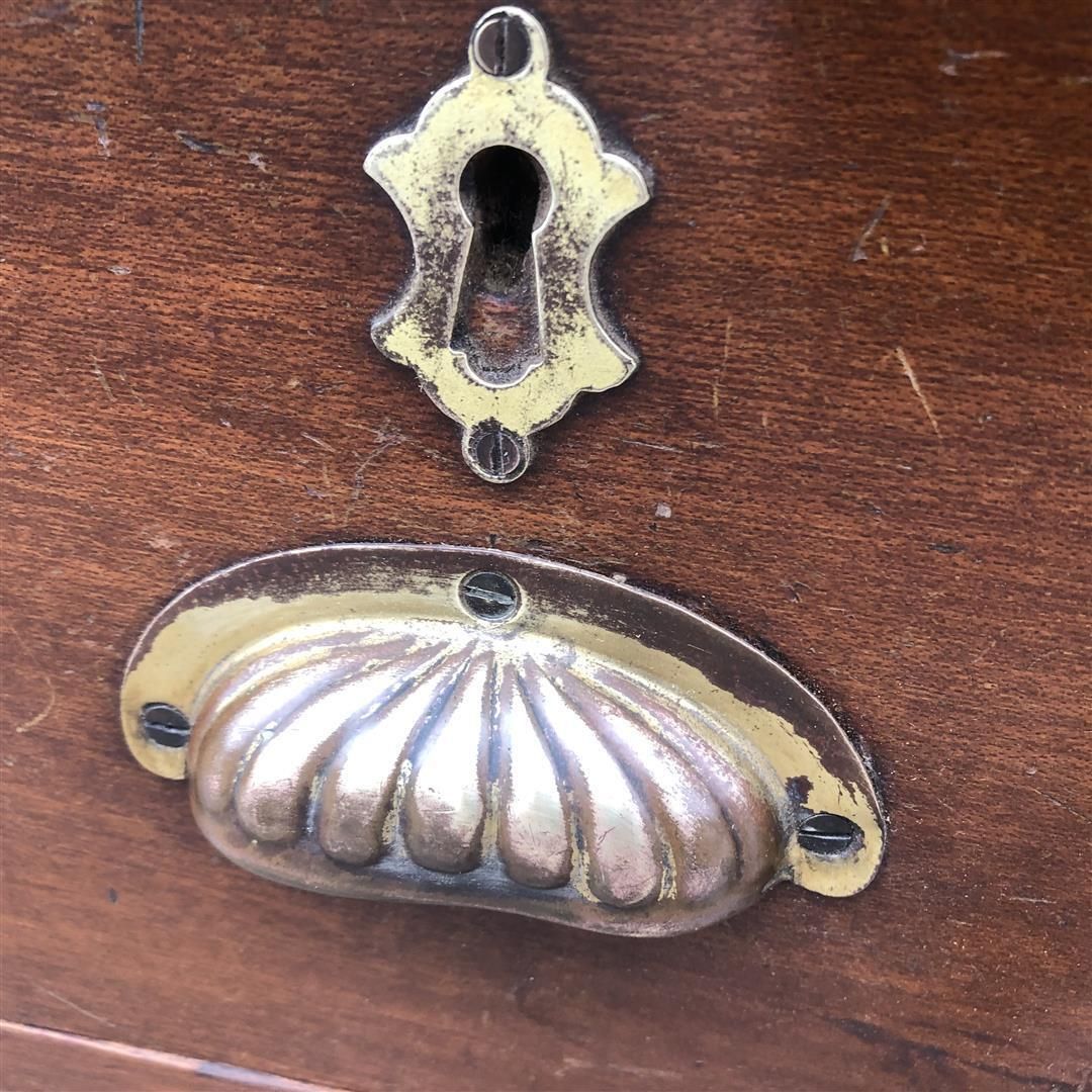 photo vintage Antique Mahogany Wood Chest Of Four Drawers Brass Cup Handles 1920s