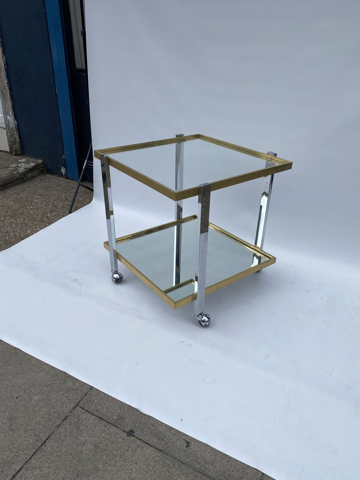 photo vintage Square Brass Chrome 1970s Bar Cart Drinks Trolley Table Glass Mirror Hollywood Regency Romeo Rega Style Renato Zevi Italian