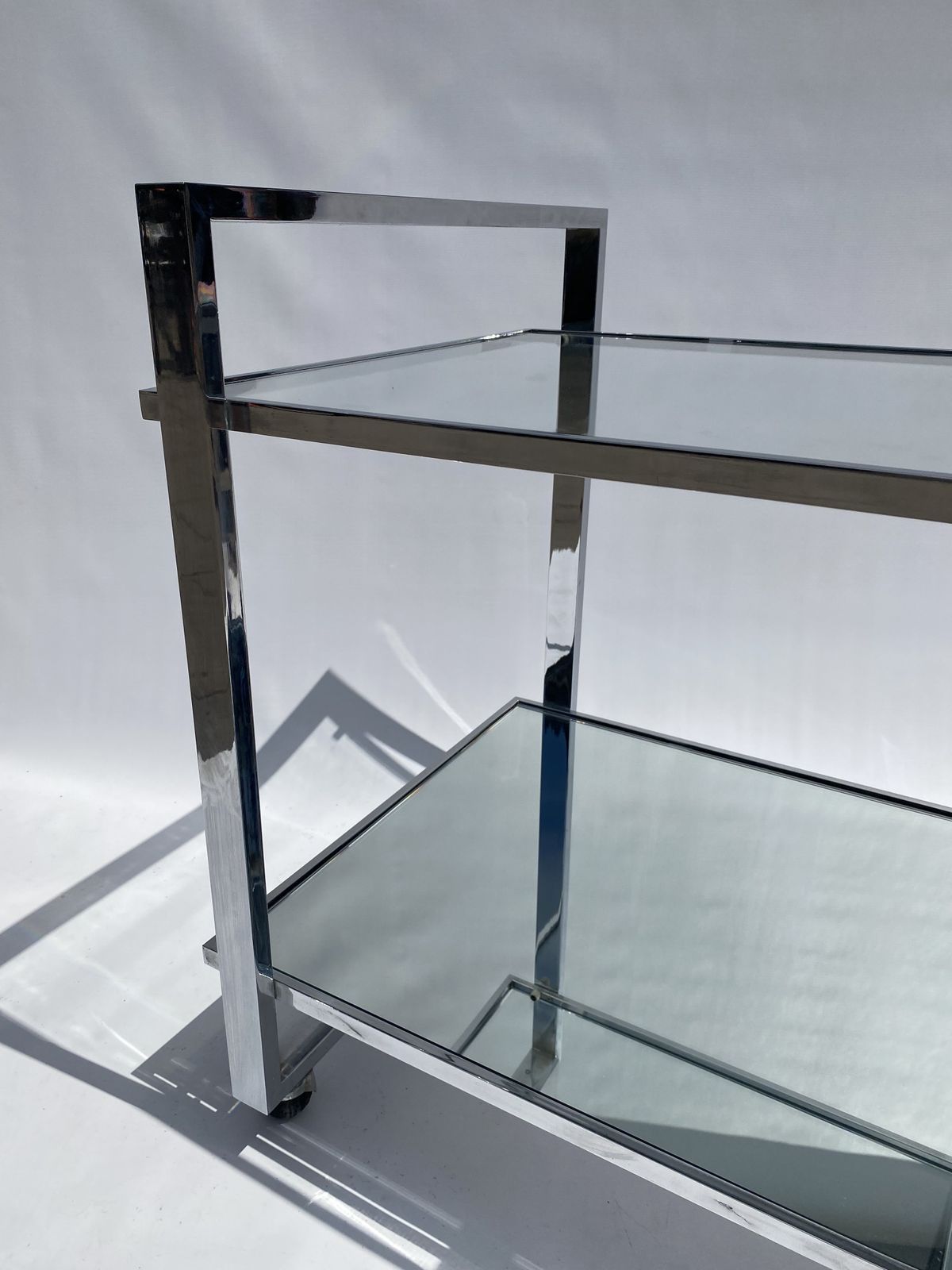 photo vinterior Romeo Rega Chrome 1970s Square Drinks Bar Cart Trolley Table Glass Mirror Hollywood Regency Sofa Display