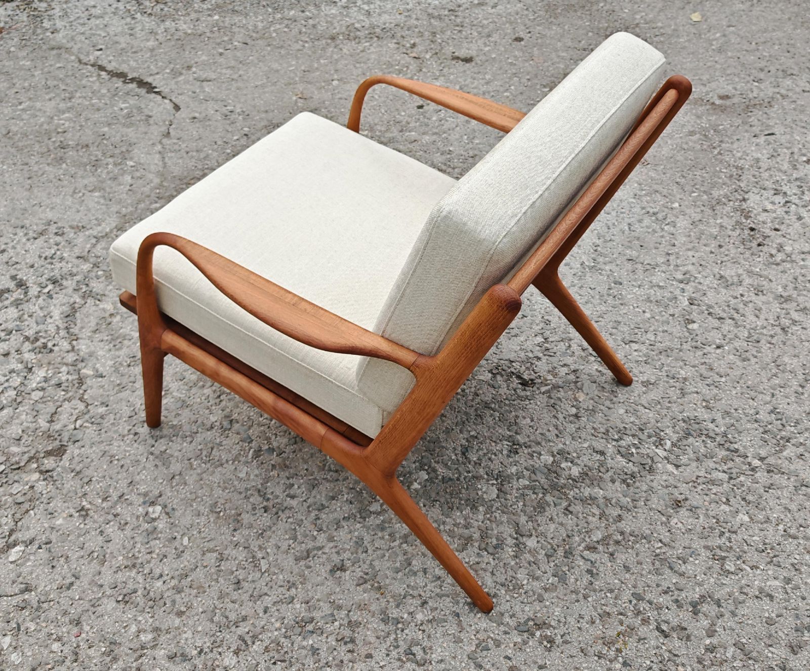 photo furniture Pair Of Mid Century Modern Armchairs By Adrian Pearsall, Model 2315 C, USA 1960s