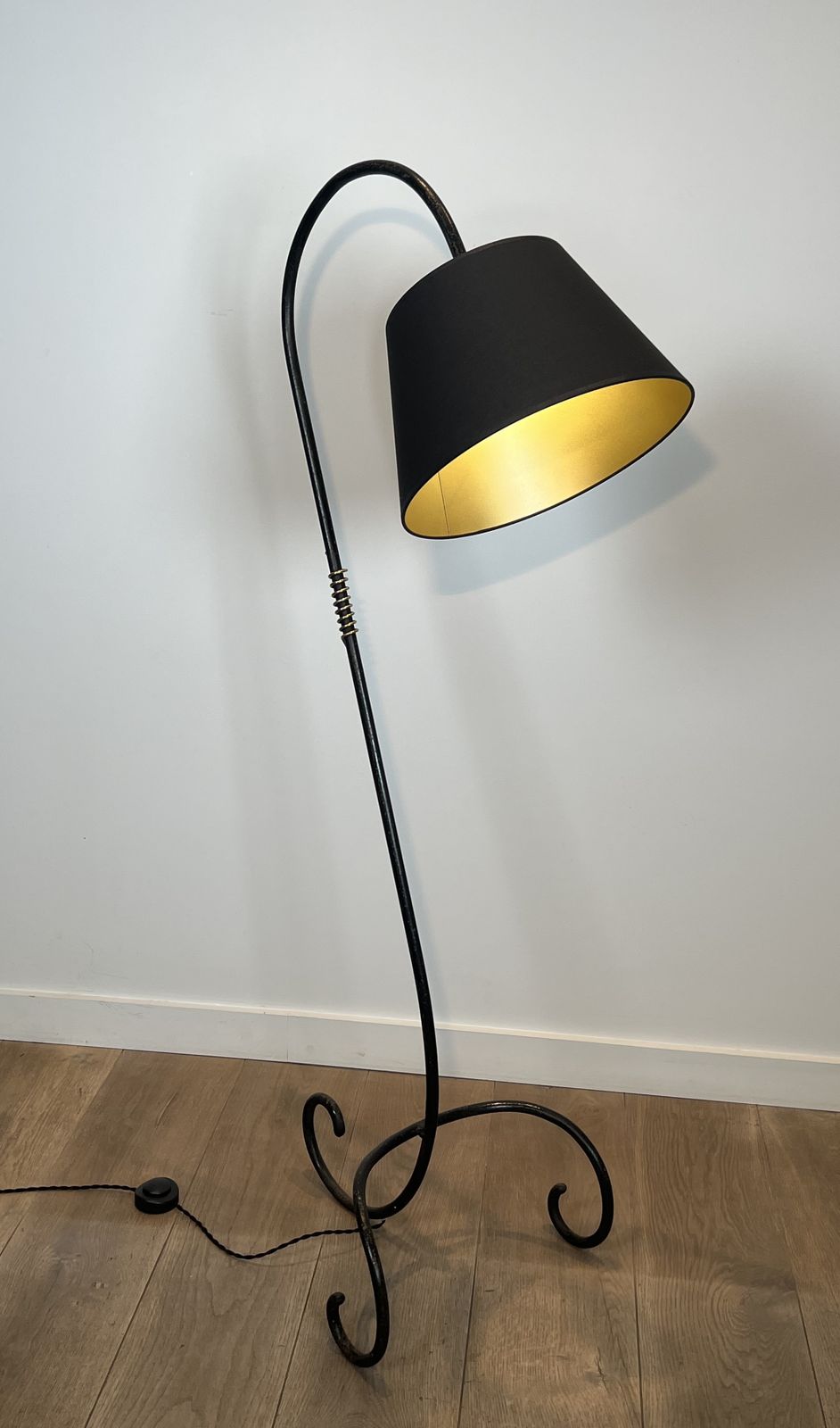 Designer Parquet Floor Lamp In Black Lacquered Metal And Brass In The Style Of Jean Royère photo Lighting