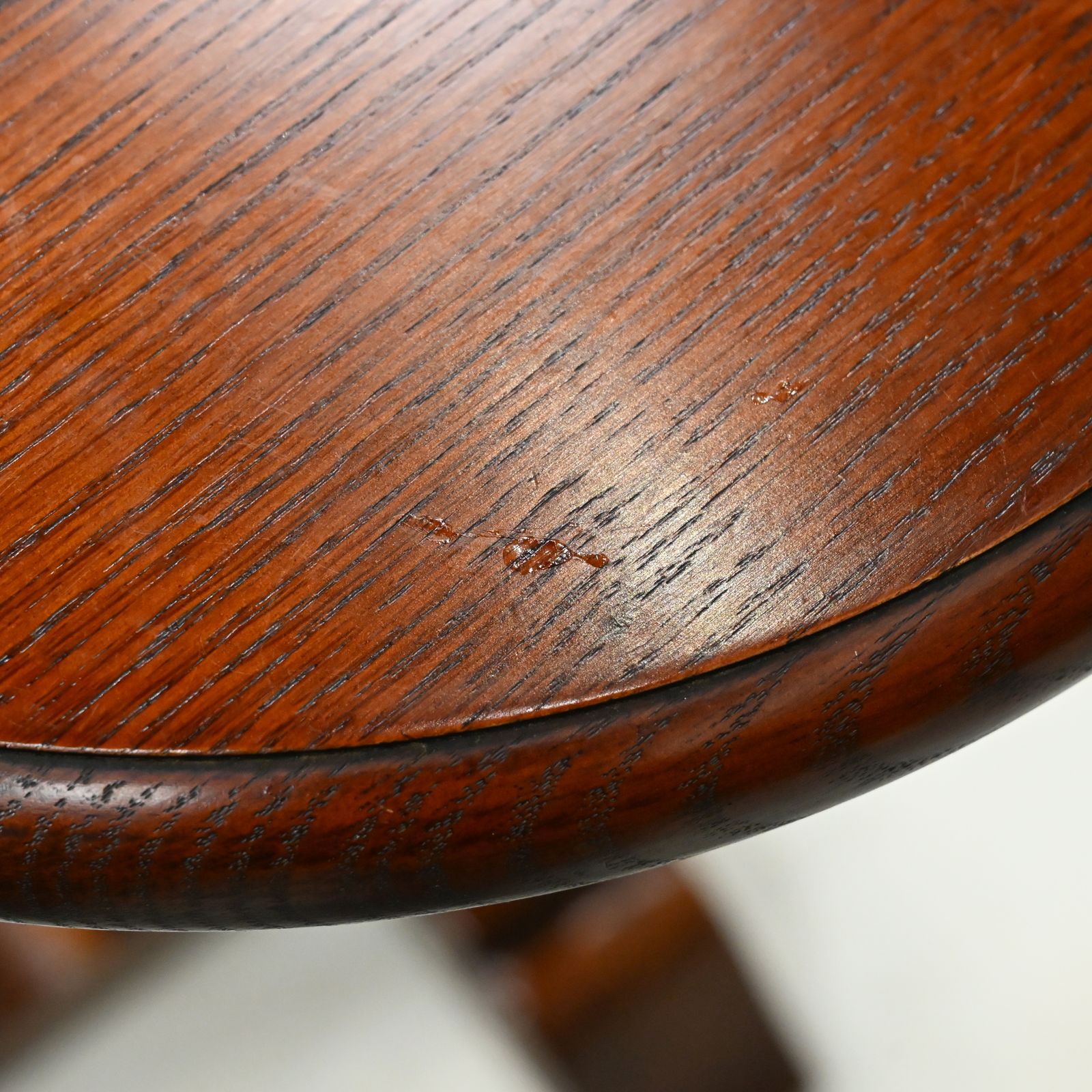 Old Charm Side Table Pedestal Tudor Brown Model 2217 Vgc Free Delivery* photo vinterior