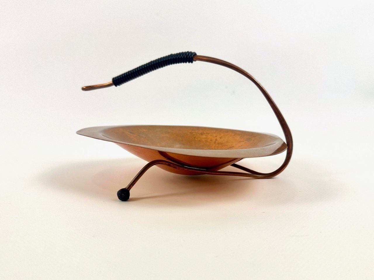 Mid Century Modern Copper Bowl In The Style Of Carl Auböck, Austria, 1950s photo Home Decor
