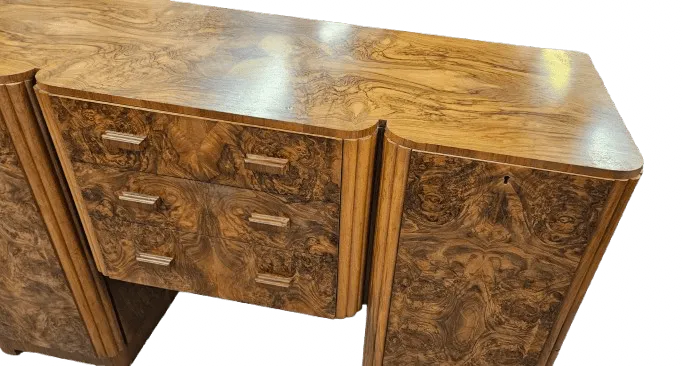 photo vintage Art Deco Sideboard With A Stunning Figured Walnut