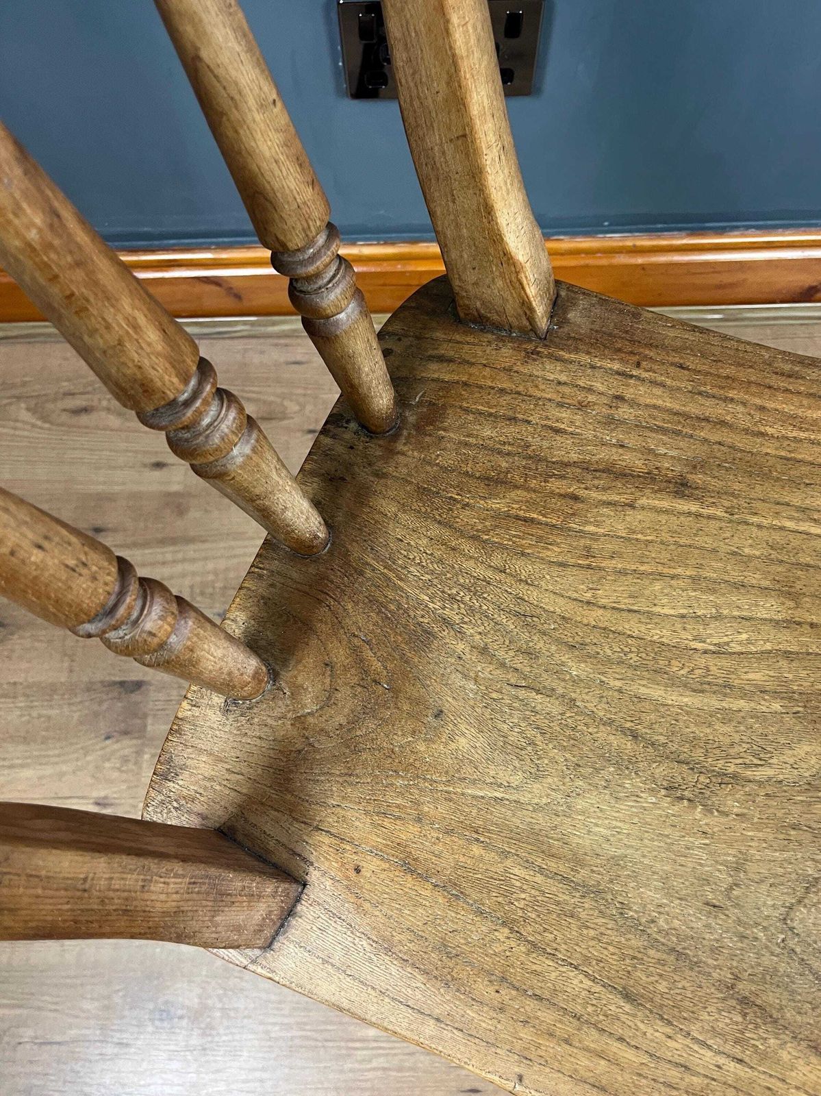 195.0 Antique Victorian Windsor Stickback Spindle Kitchen Chair photo