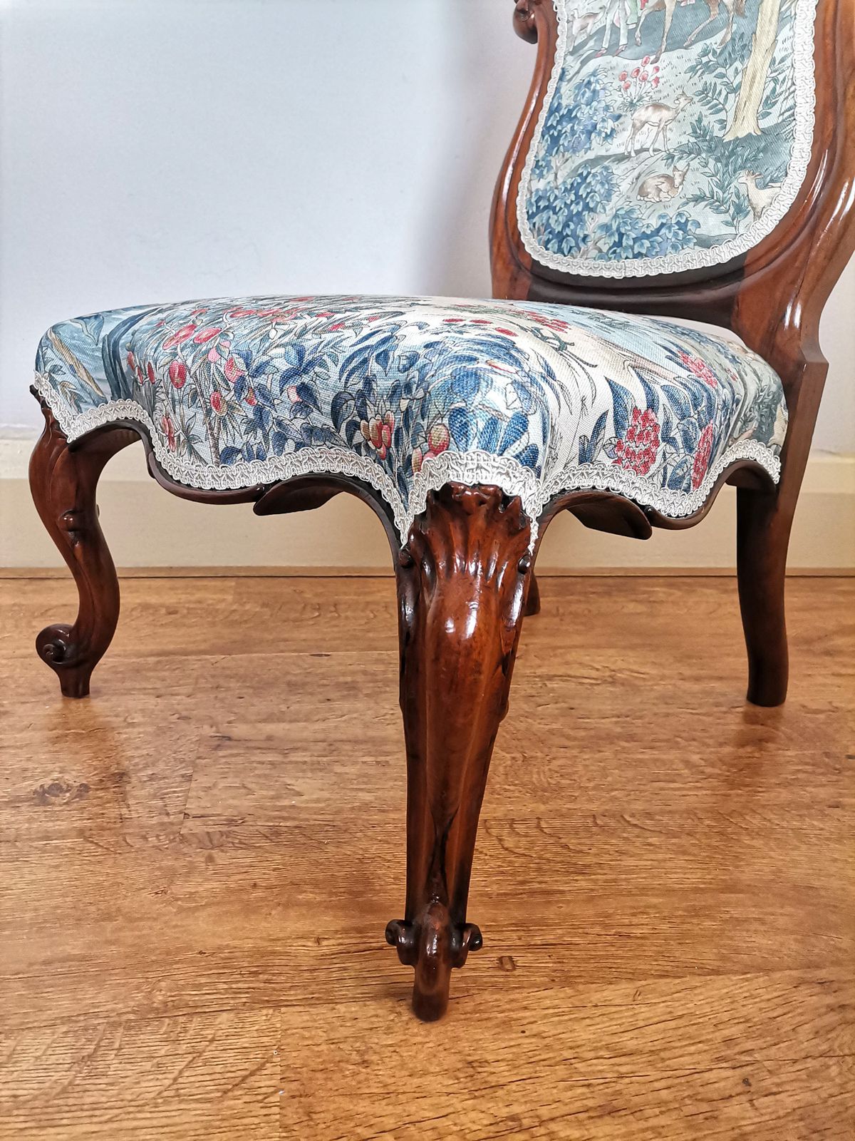 Victorian Carved Rosewood Nursing Chair / Ladies Chair photo vintage