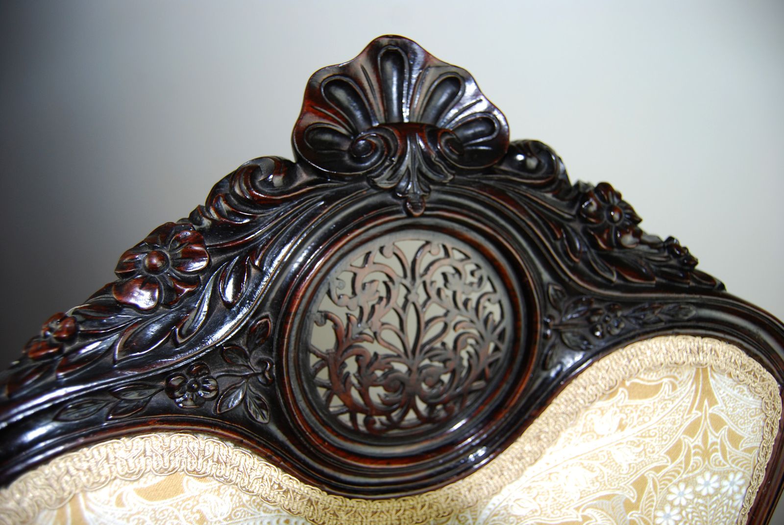 Victorian Carved Rosewood Ladies Chair / Nursing Chair photo 585.0