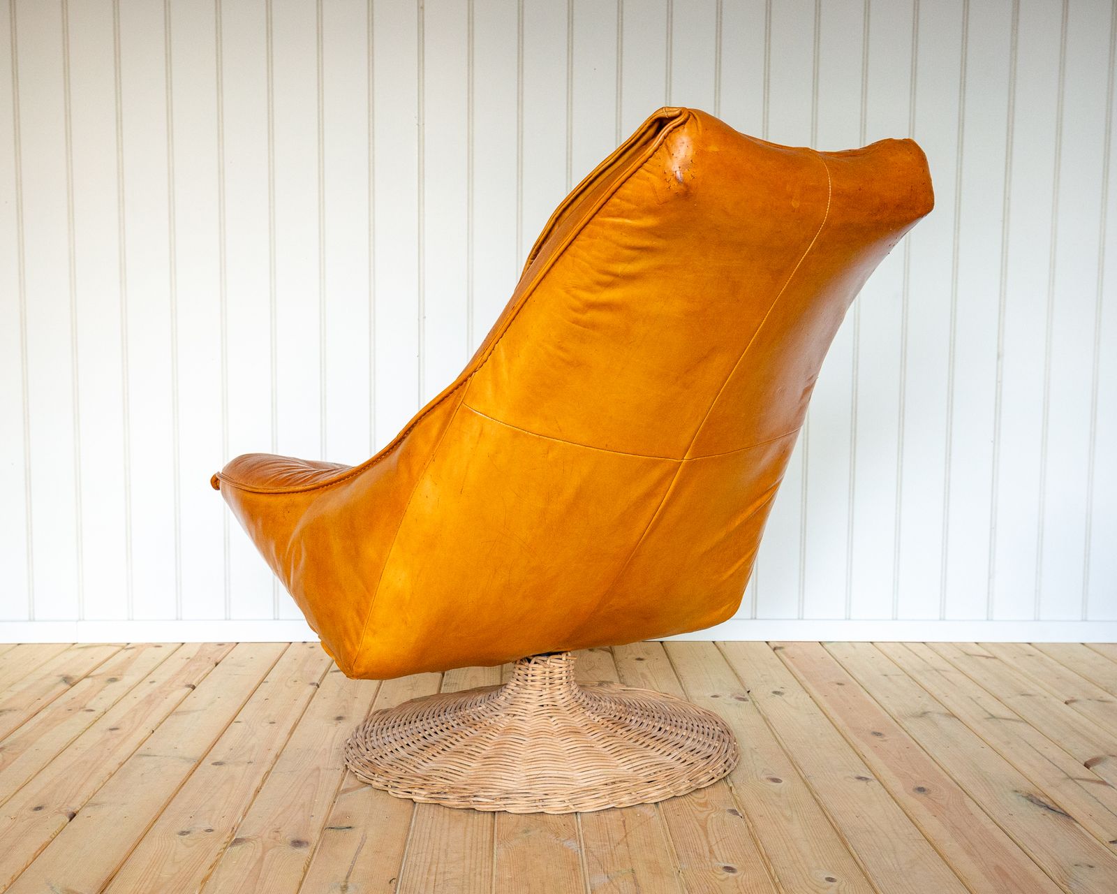 photo vinterior Mcm Swivel Lounge Chair Caramel Tan Leather 1970s Delantra By Gerard Van Den Berg For Montis Dutch Modernist Mid Century