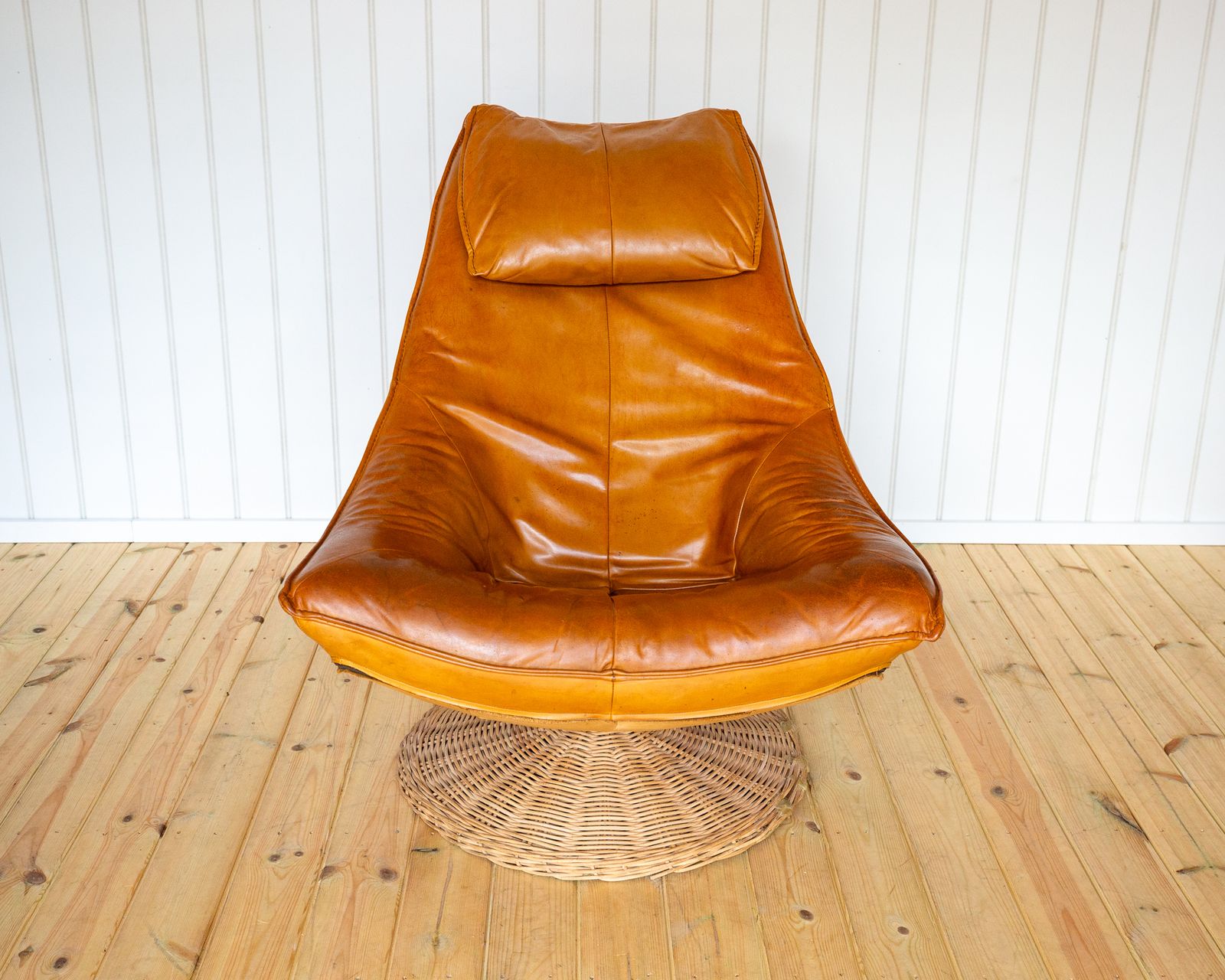 Mcm Swivel Lounge Chair Caramel Tan Leather 1970s Delantra By Gerard Van Den Berg For Montis Dutch Modernist Mid Century photo 2950.0
