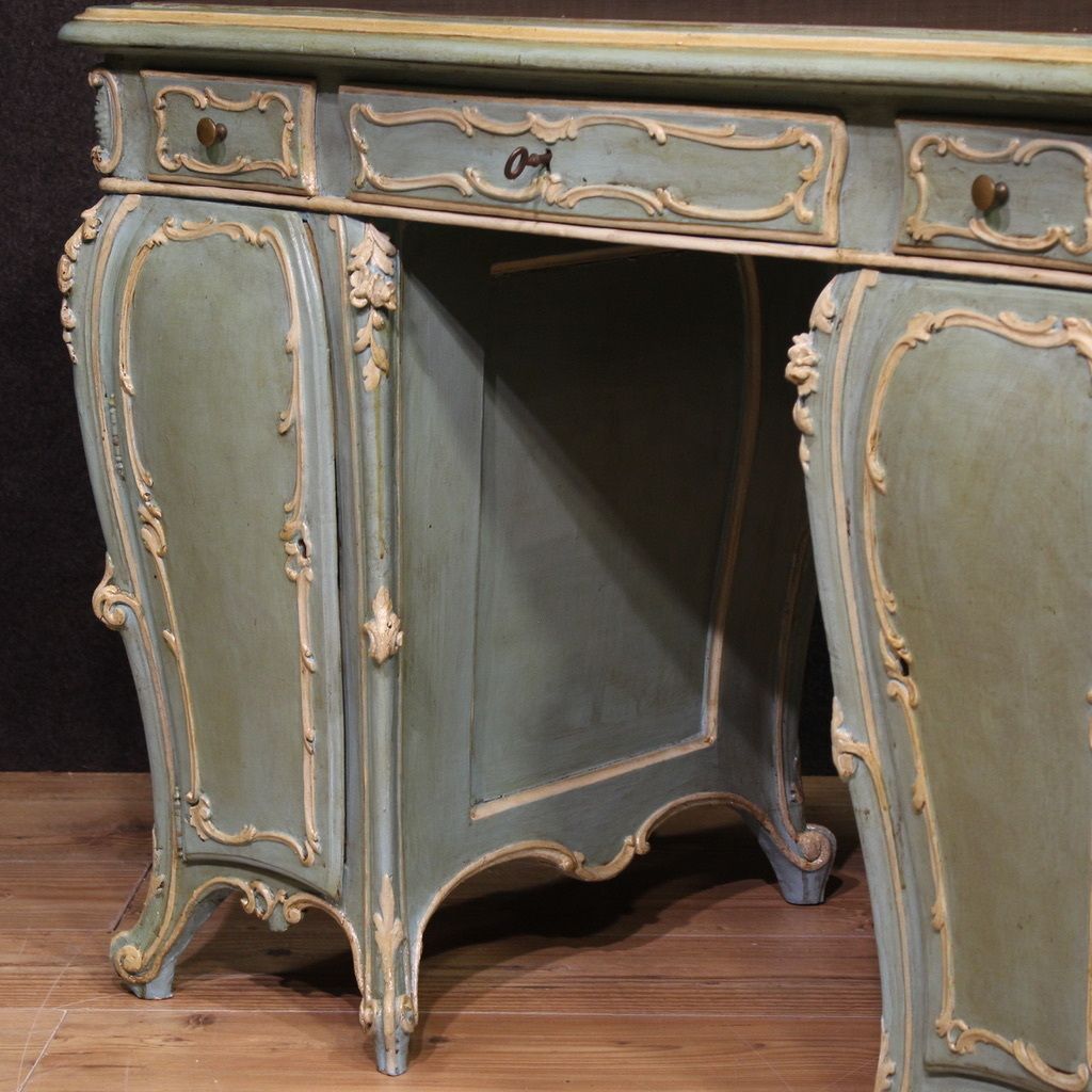 4200.0 Venetian Lacquered And Painted Writing Desk From The 20th Century photo
