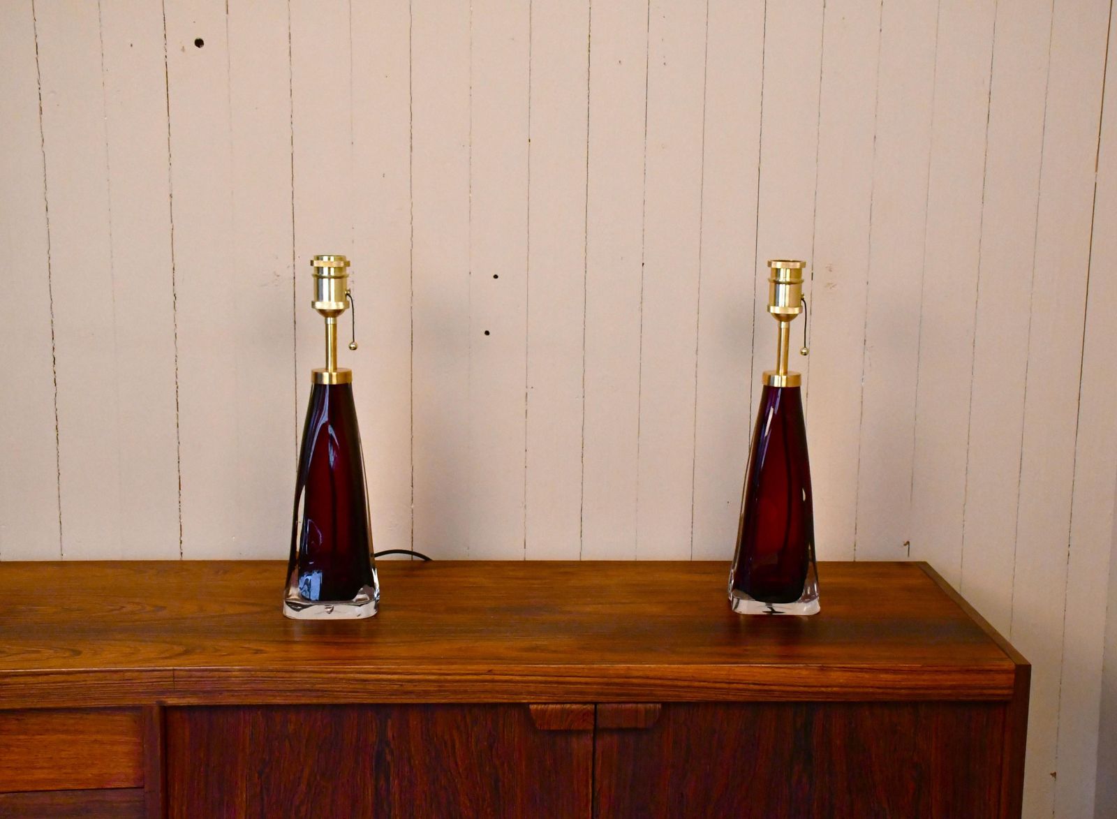 photo vinterior Large Swedish Ruby Red Art Glass Table Lamps By Carl Fagerlund For Orrefors, 1950s, Set Of 2