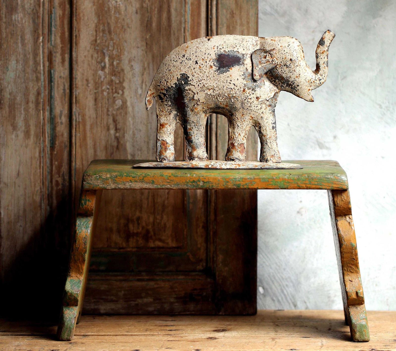 Distressed Vintage Elephant Statue Rusty Metal Figurine photo furniture