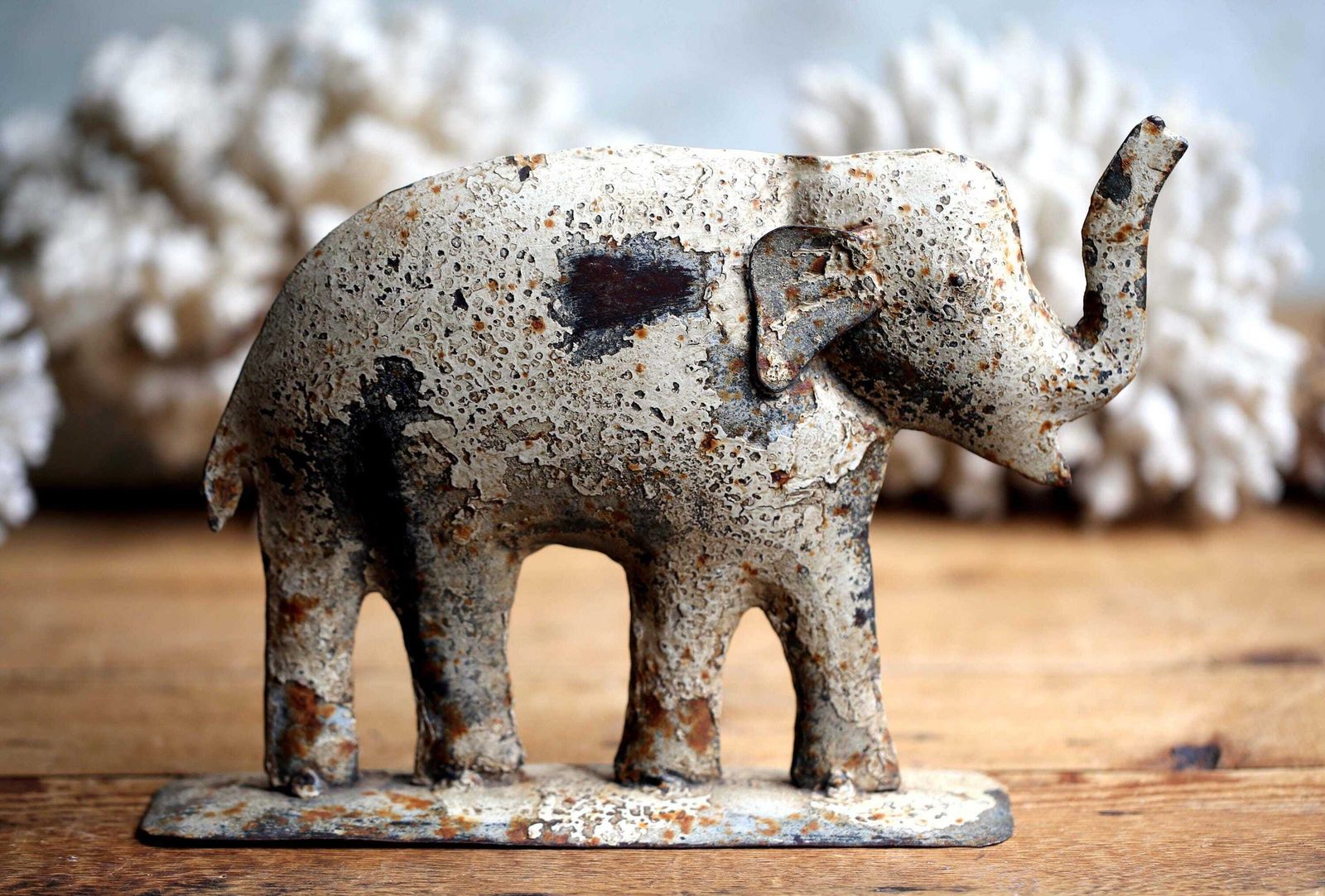Distressed Vintage Elephant Statue Rusty Metal Figurine photo 86.0