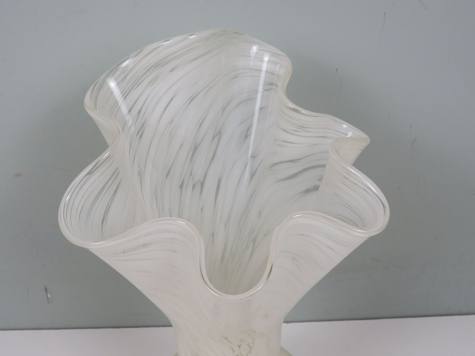 White Murano Glass Vase, Hand Blown Italian Art Glass With Sculptural Fluted Rim, 1970s photo 245.0