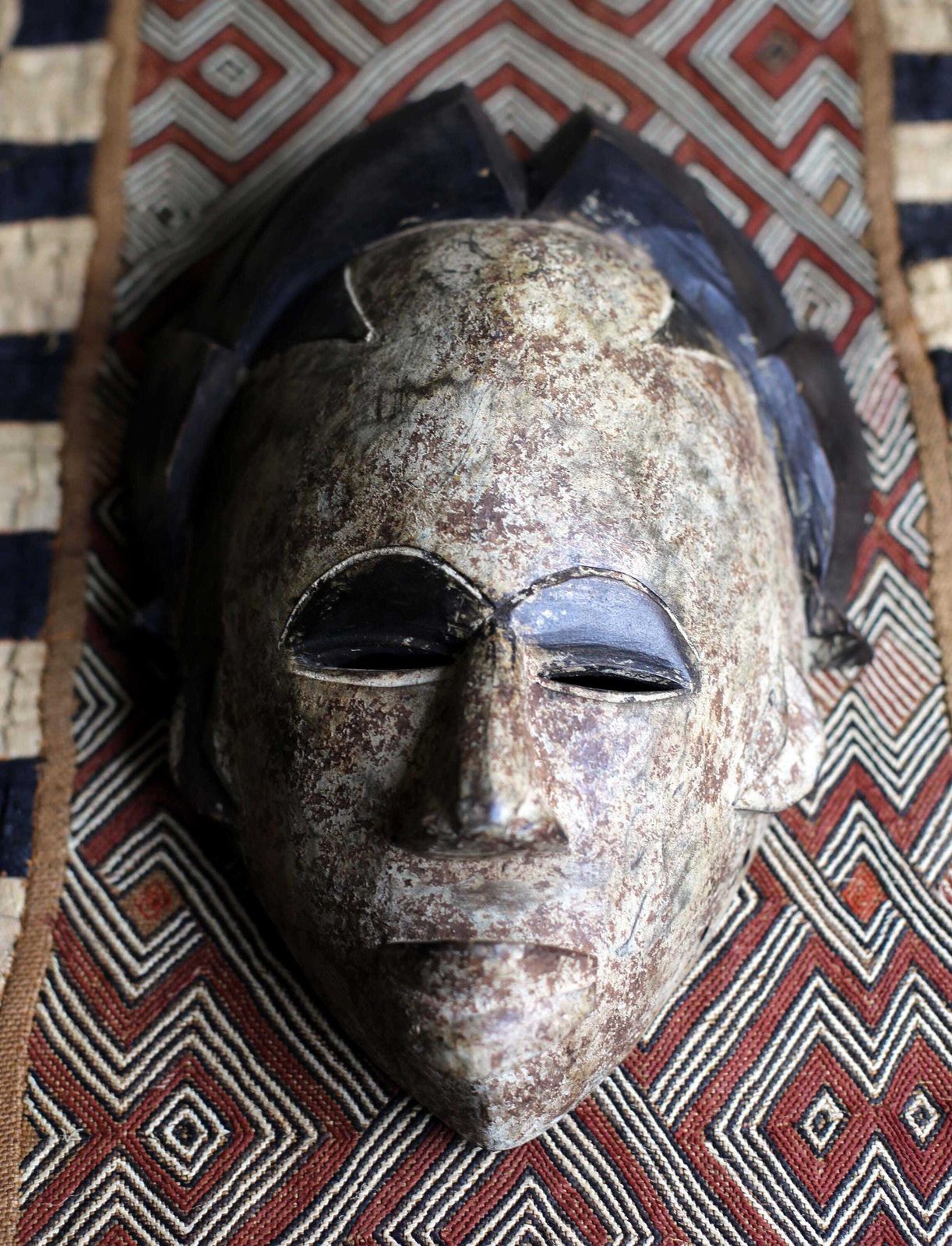 Antique African Punu Mask Vintage Carved Wooden Tribal Art Gabon photo furniture