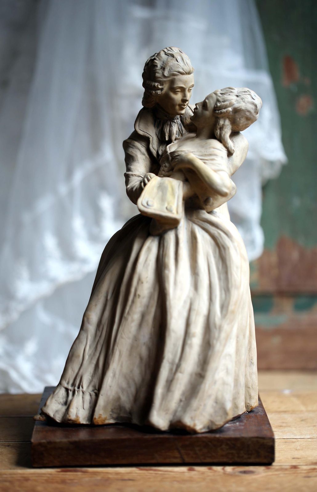 Antonio Borsato Sculpture Romantic Couple Lady Man Ceramic Figurine Lovers photo for sale