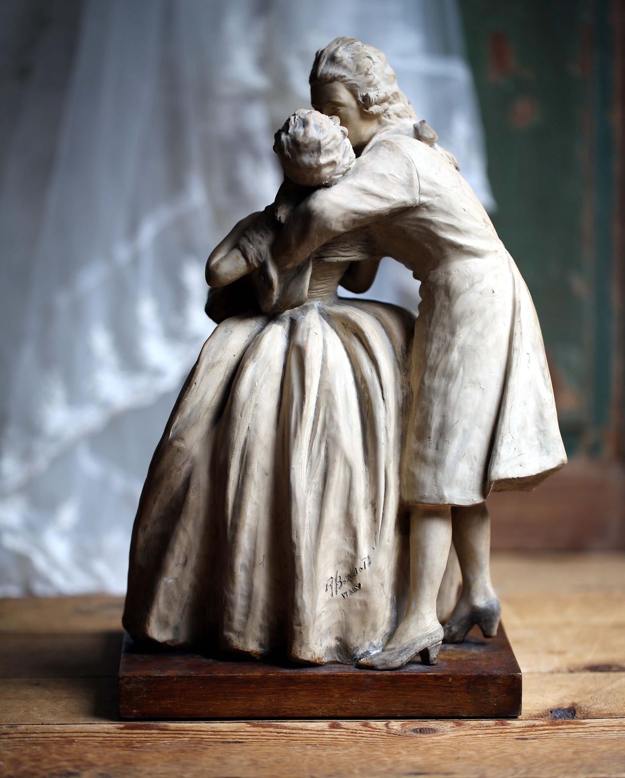 photo for sale Antonio Borsato Sculpture Romantic Couple Lady Man Ceramic Figurine Lovers