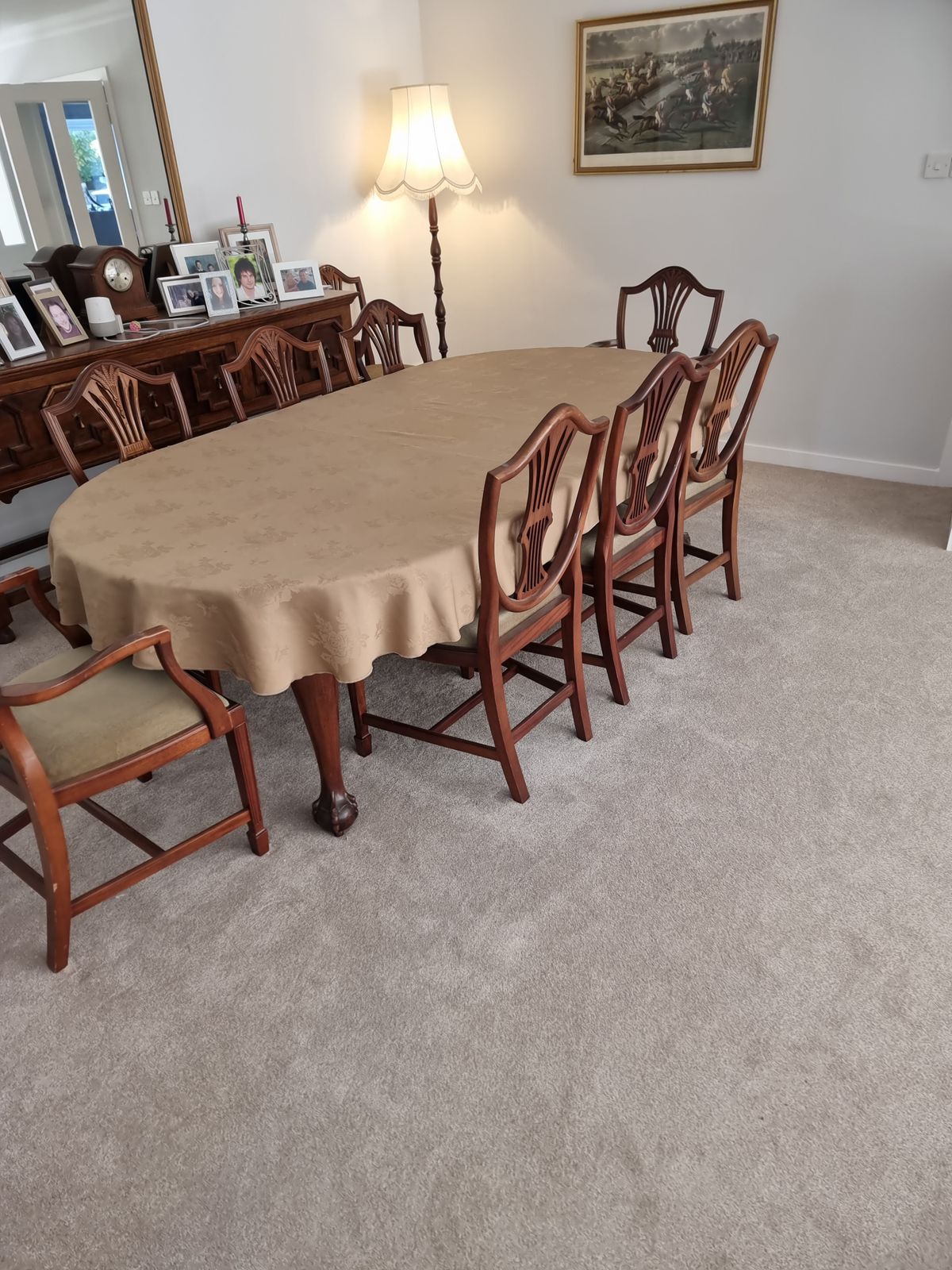 photo vintage Dining Table And 10 Chairs, 19th Century   Chippendale Style