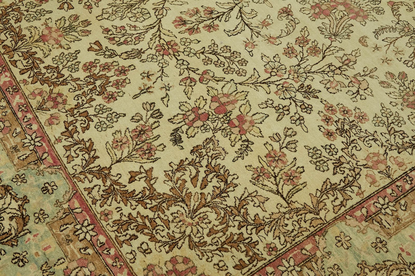 photo furniture Handmade Beige Vintage Large Area Rug 363 Cm X 265 Cm