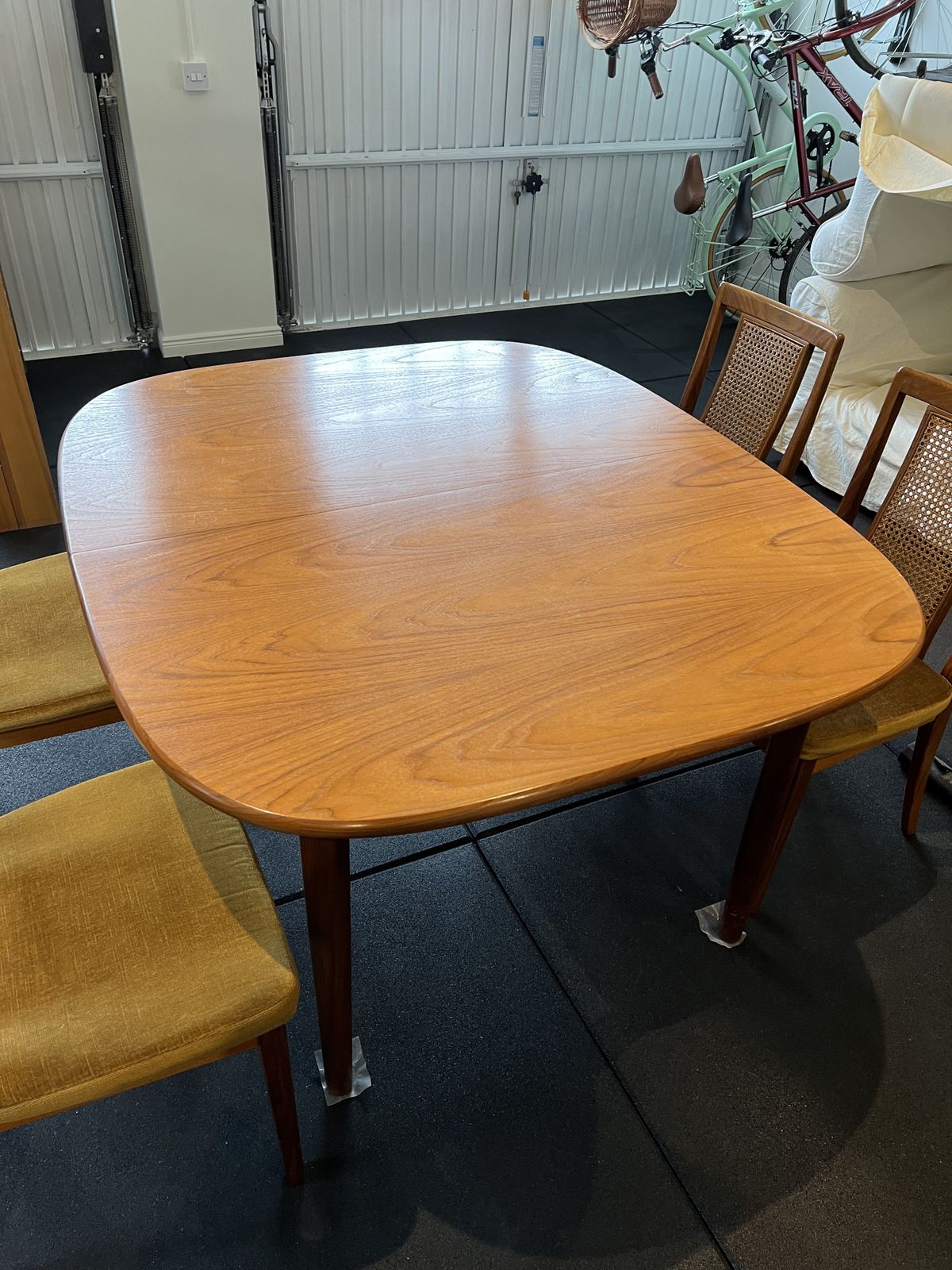 G Plan Sienna Dining Table And Set Of 8 Matching Chairs photo vinterior