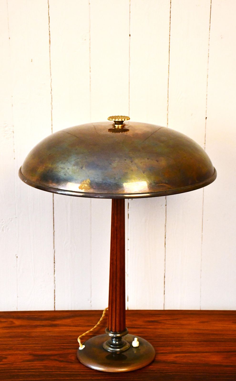 Swedish Brass And Oak Table Lamp By Erik Tidstrand For Nordiska Kompaniet, 1940s photo vintage