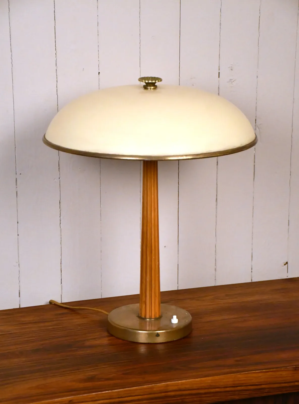 Swedish Modern Brass And Oak Table Lamp By Erik Tidstrand For Nordiska Kompaniet, 1940s photo 3587.0