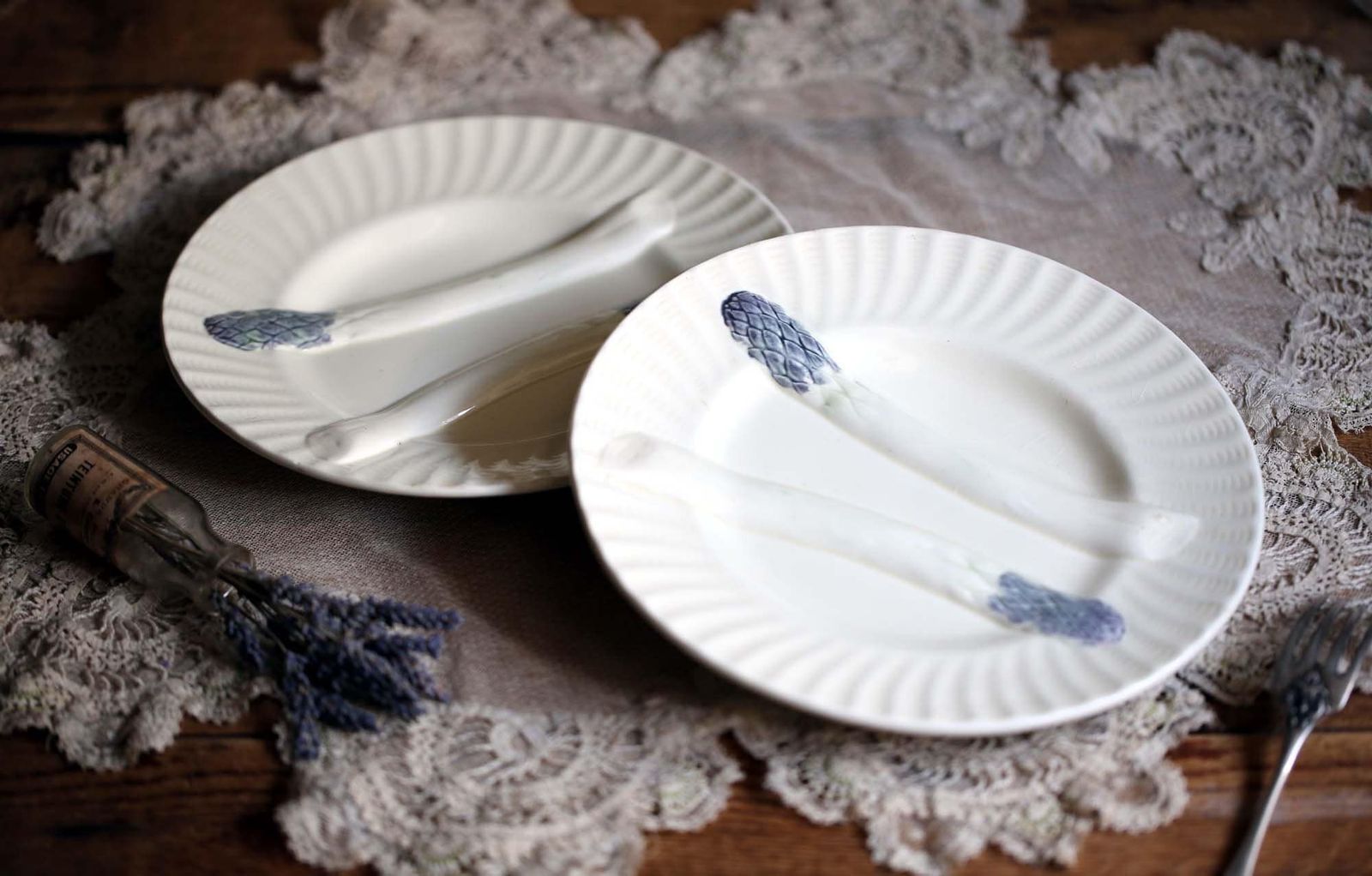 2 Antique Asparagus Plates White Majolica French Barbotine Vegetable Serving Platters Creil Et Montereau photo for sale