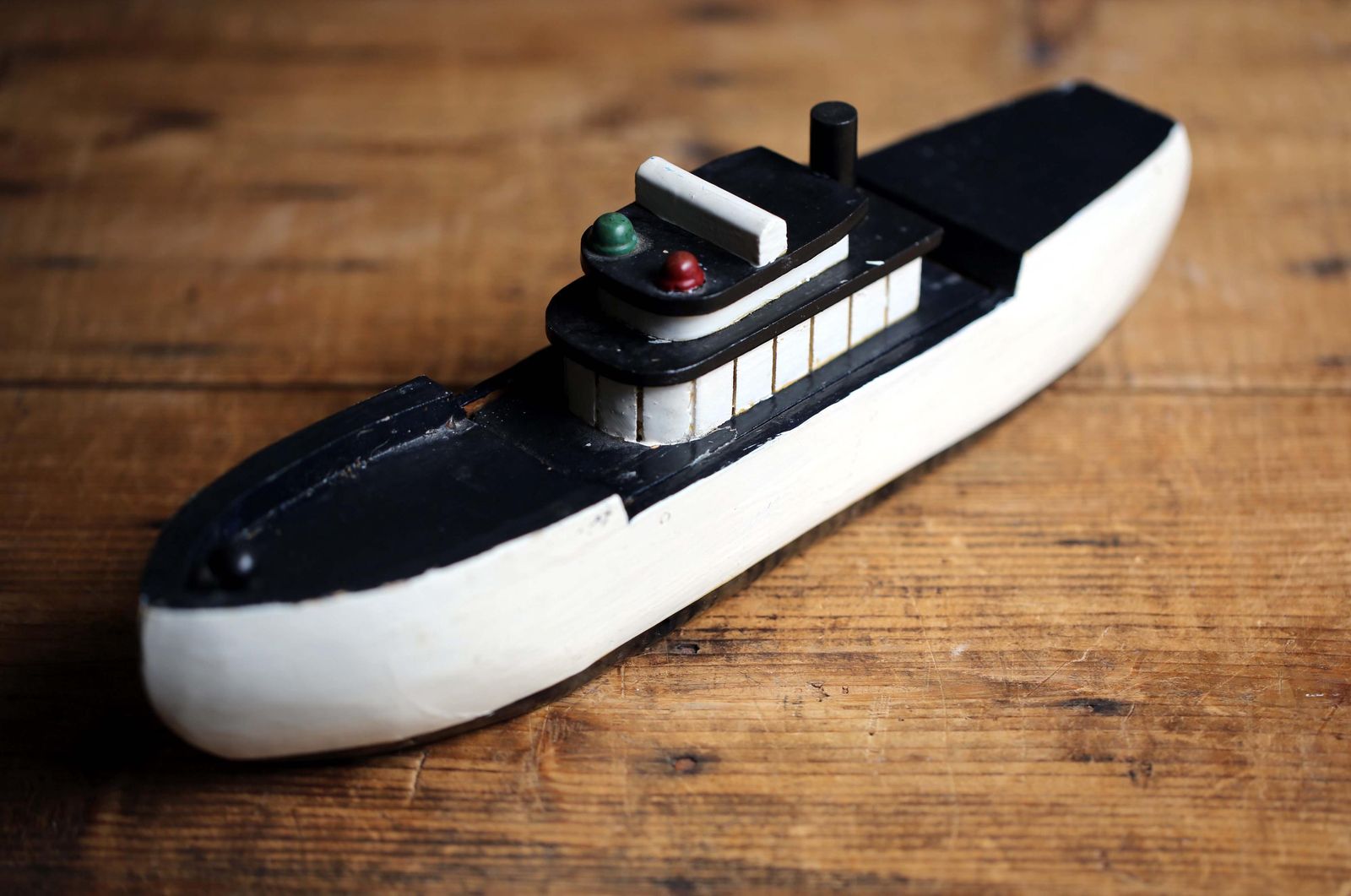 Vintage Model Wooden Boat Model Ship photo 82.0