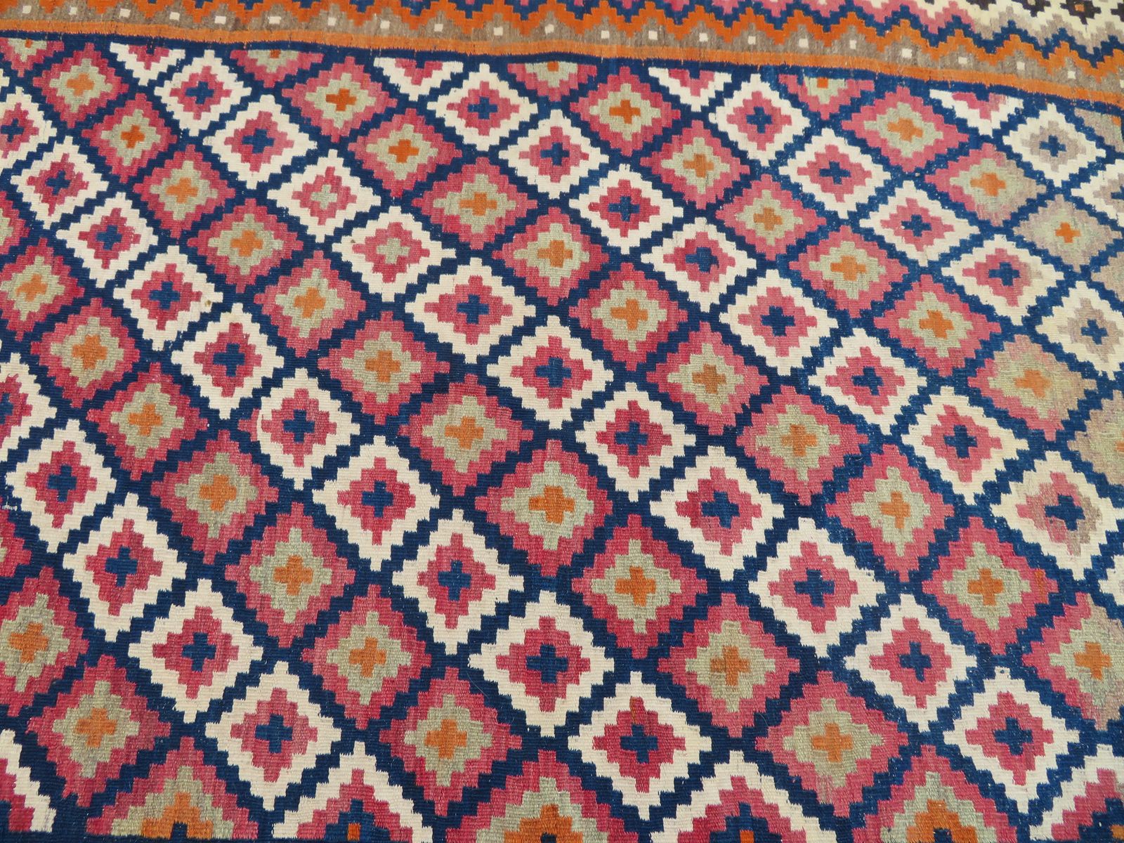 Qashqai Kilim. 176cm X 115cm. photo vinterior