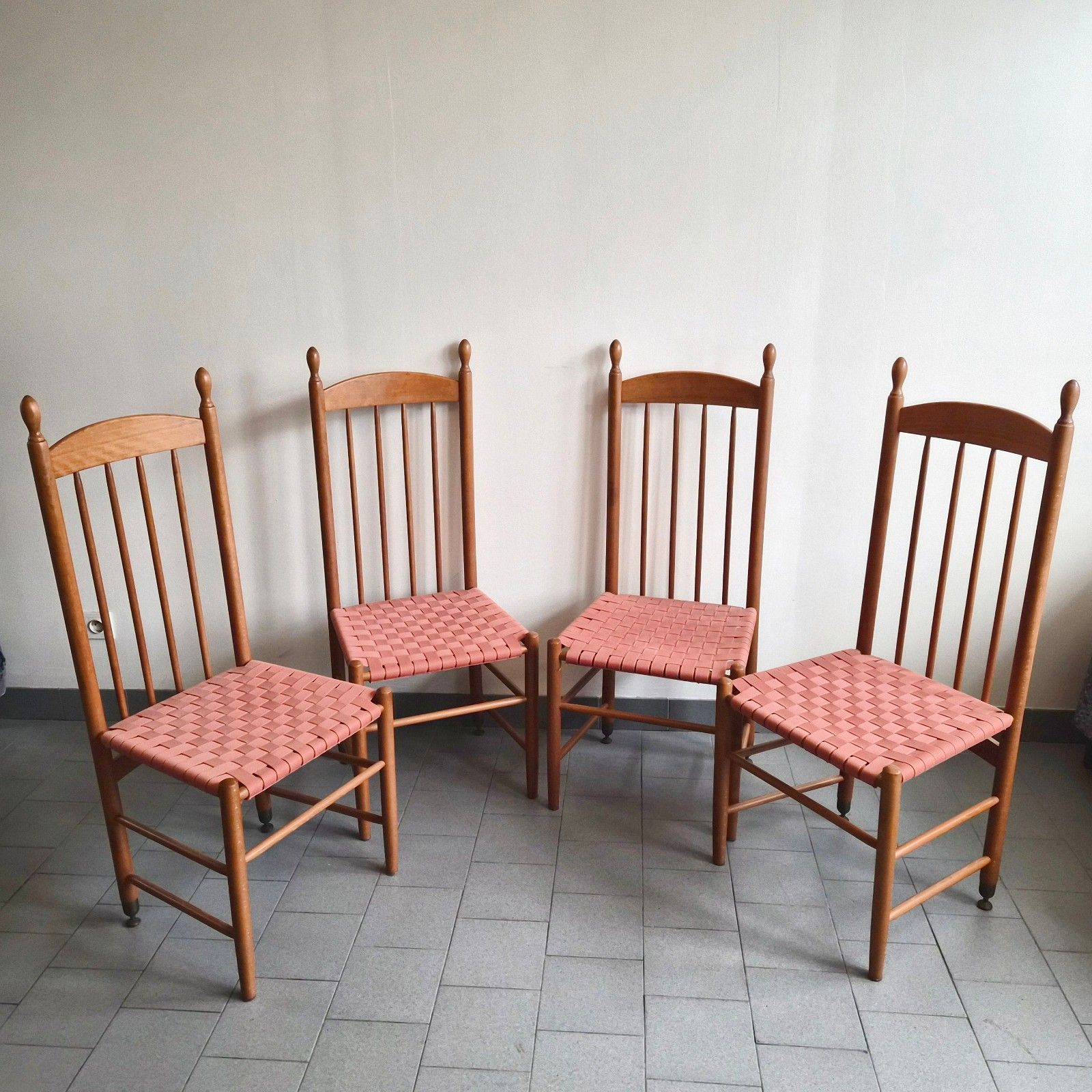 photo vintage Vintage Jaren 1980 "Root" Set Van 4 Stoelen Voor Rock Wood En Heter – 80s Retro