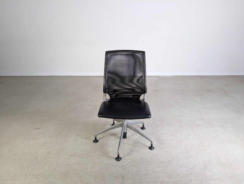 Vitra Medapal Bureaustoel – Directiestoel – Designstoel – Mesh Rugleuning photo furniture