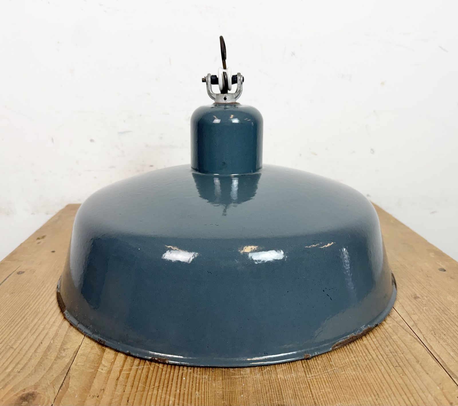 photo furniture Industrial Grey Enamel Pendant Lamp From Siemens, 1930s