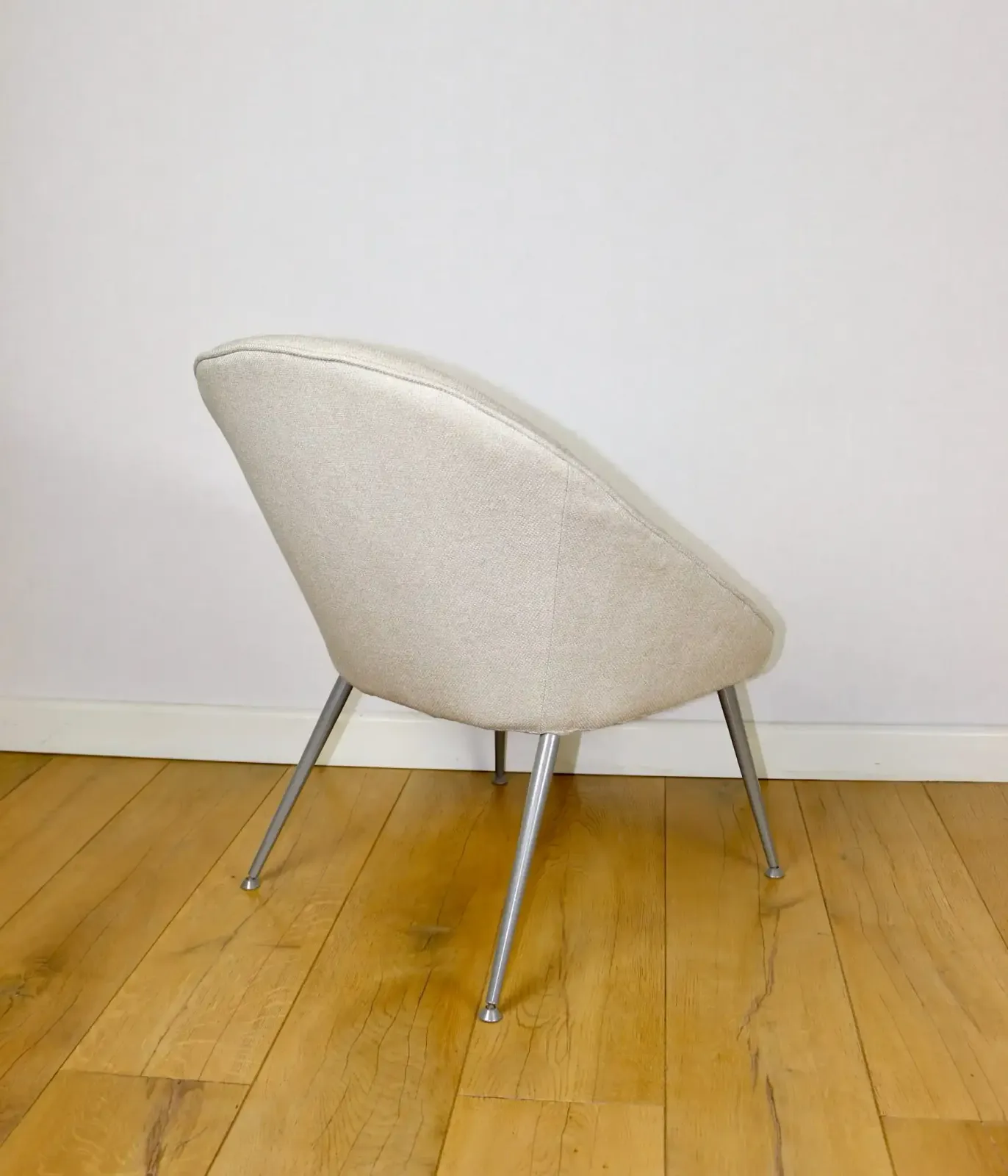 Ivory Beige Shell Armchair From The 1970s On Gray Metal Legs   Beautiful photo Furniture