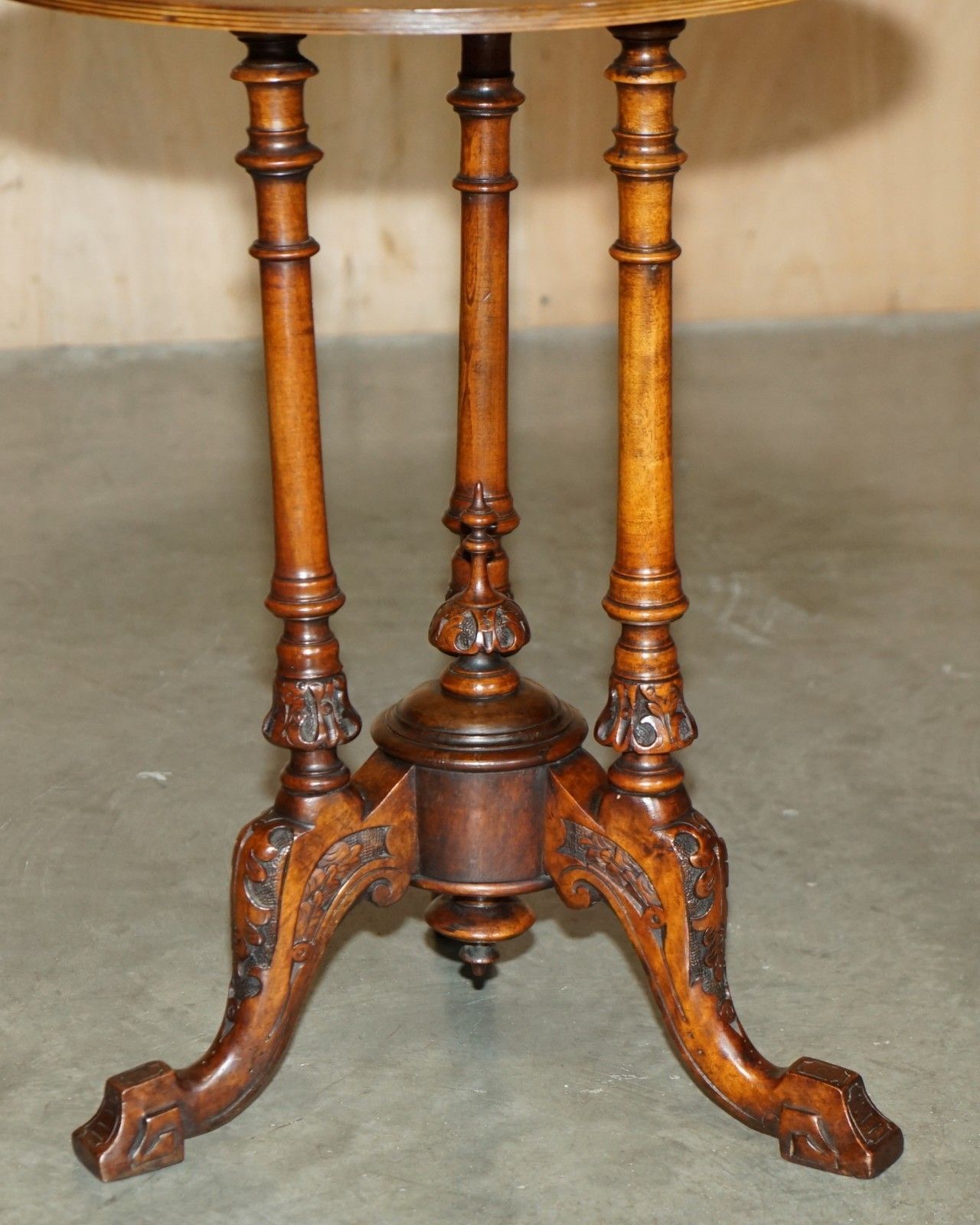 photo furniture Antique Mahogany Satinwood & Walnut Chess Games Table With Lovely Turned Base
