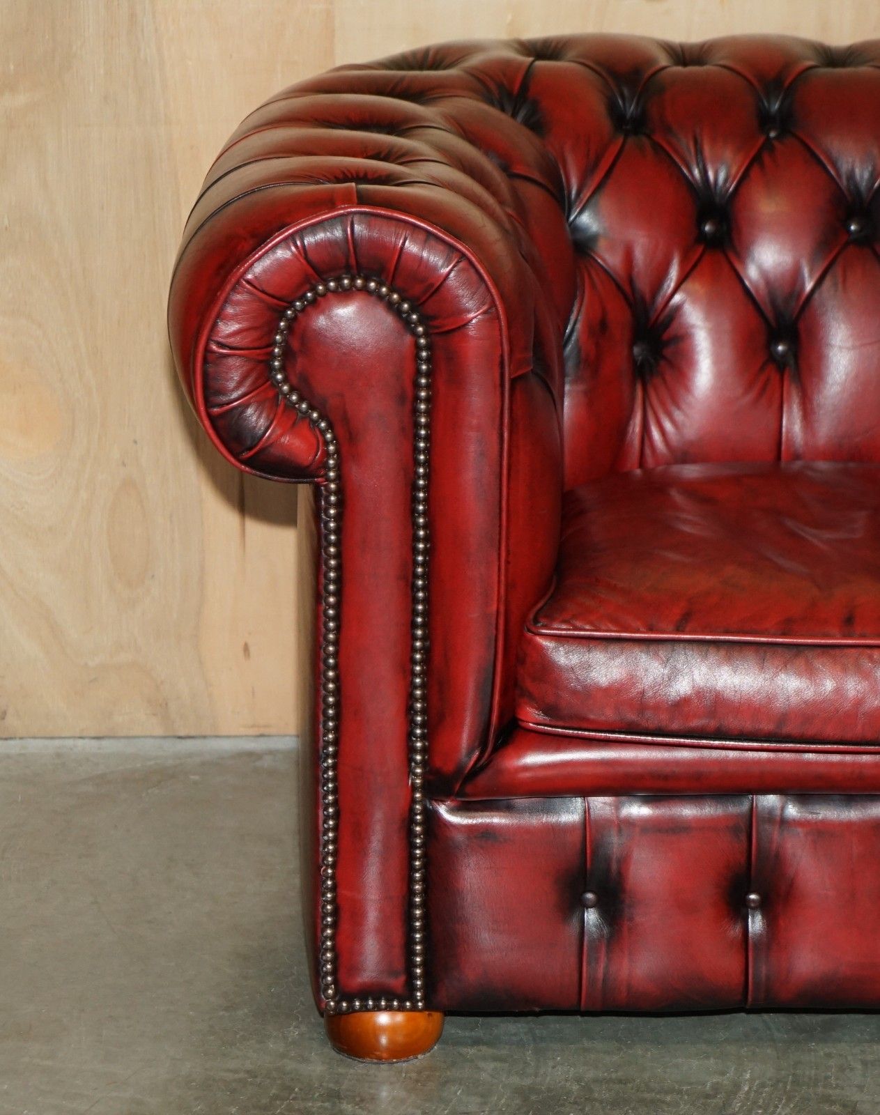 Lovely Vintage Oxblood Bordeaux Leather Chesterfield Club Sofa Part Of Suite photo Furniture