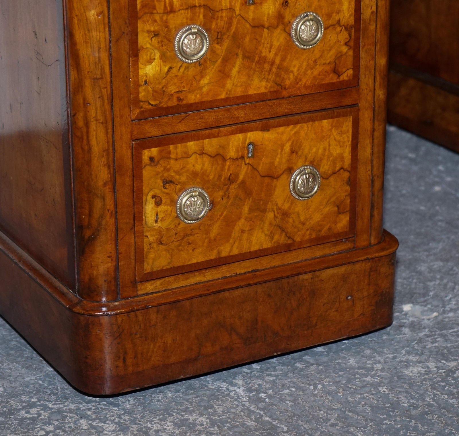 Important Royal Druce & Co London 1840's Restored Burr Walnut Twin Pedestal Desk photo 6500.0
