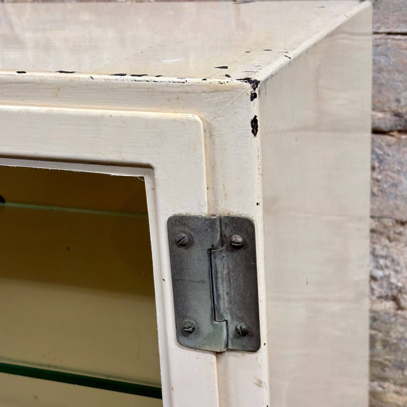 Mid 20th Century British Hospital Cabinet photo vinterior