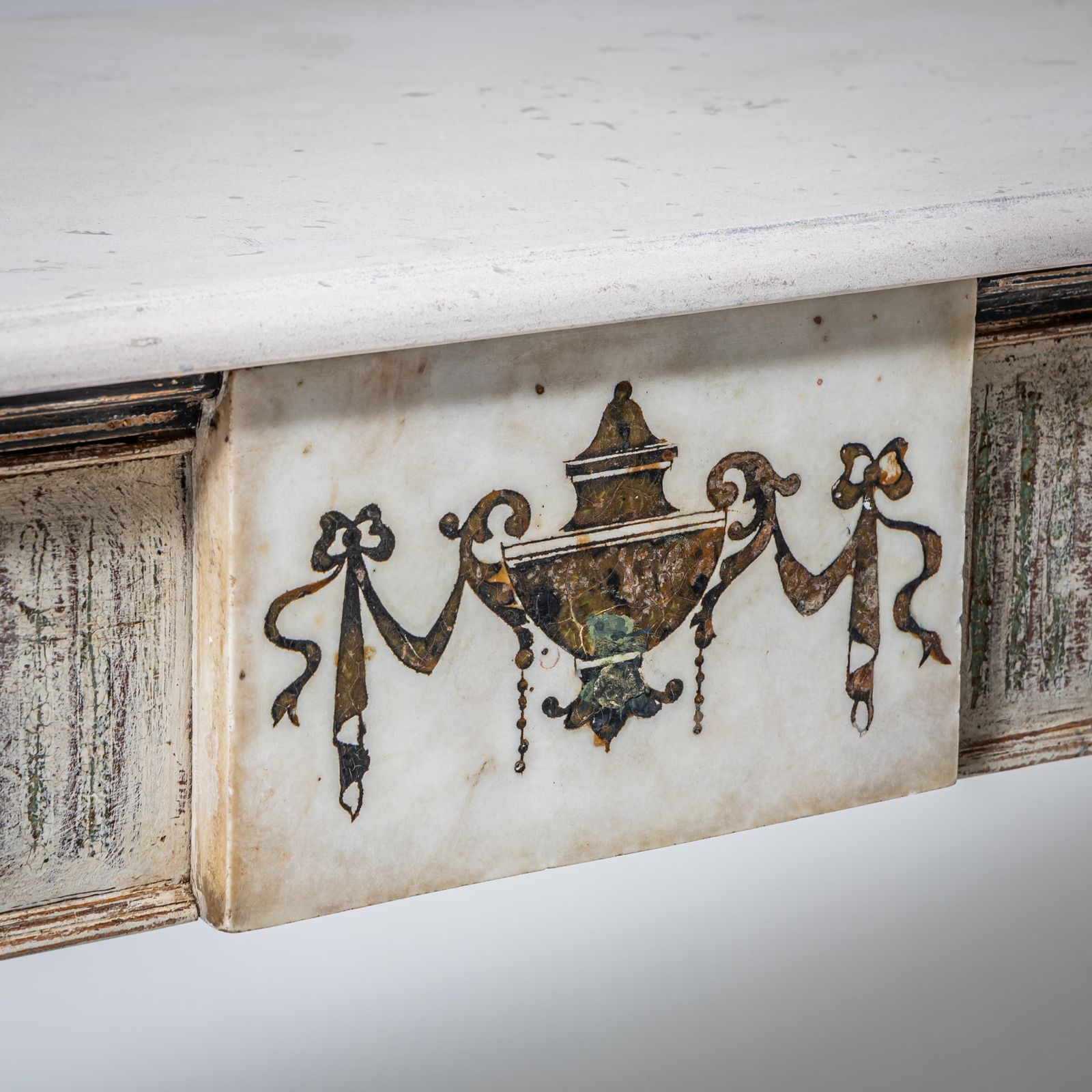 Paar Louis XVI Stijl Consoles Met Gegoten Stenen Bladen, 20e Eeuw photo vinterior