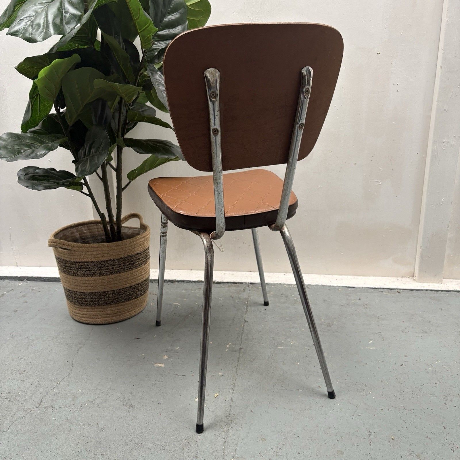 photo furniture Vintage Soudex Vinyl Two Tone Brown Quilted & Tubular Chrome Mid Century Chair