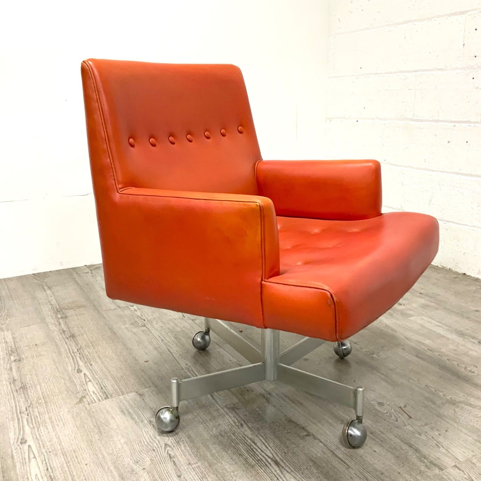 An Original Midcentury Swivel Office Lounge Chair By Glendales Andersen USA photo vinterior